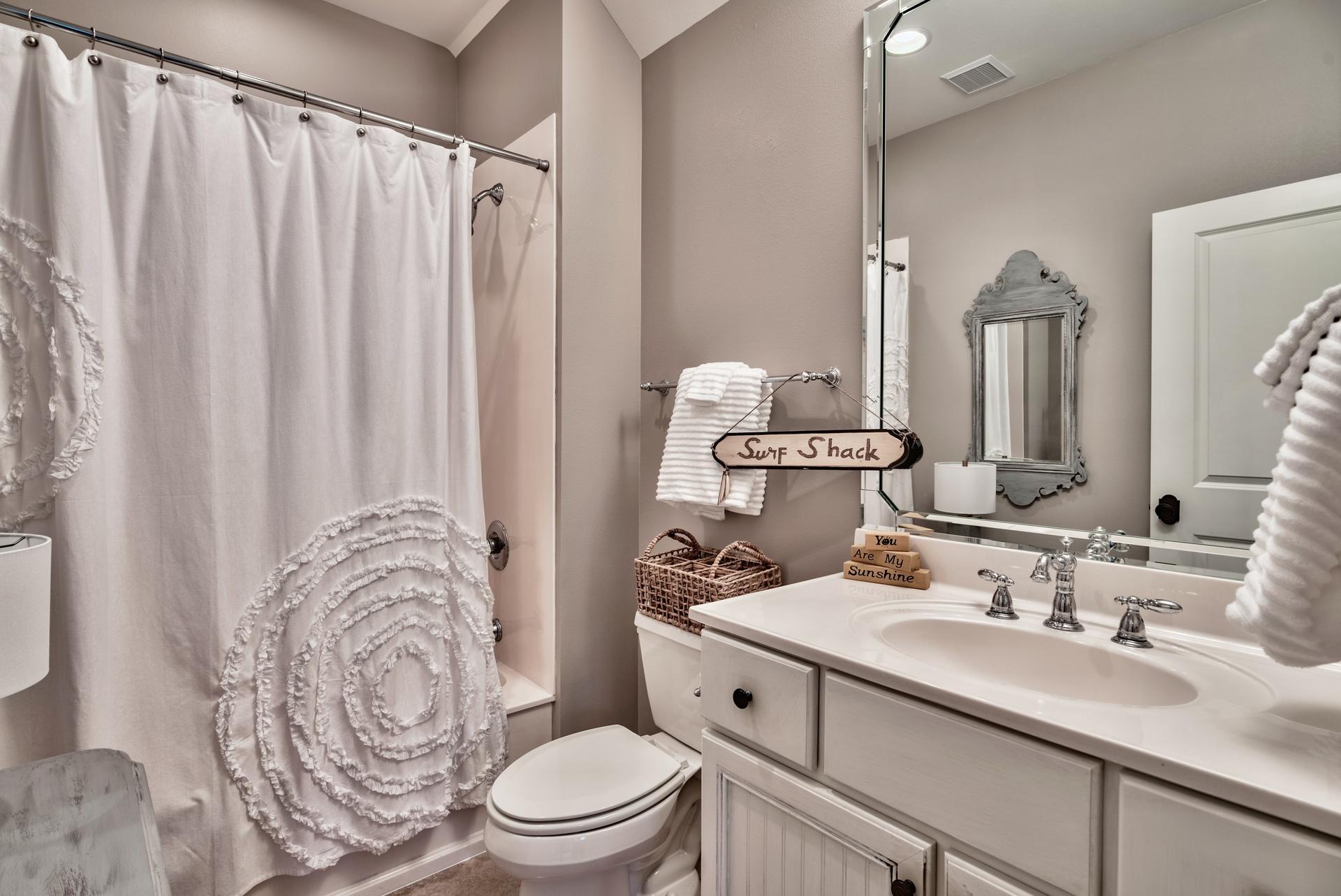 BUNGALOS AT SANDESTIN - Residential