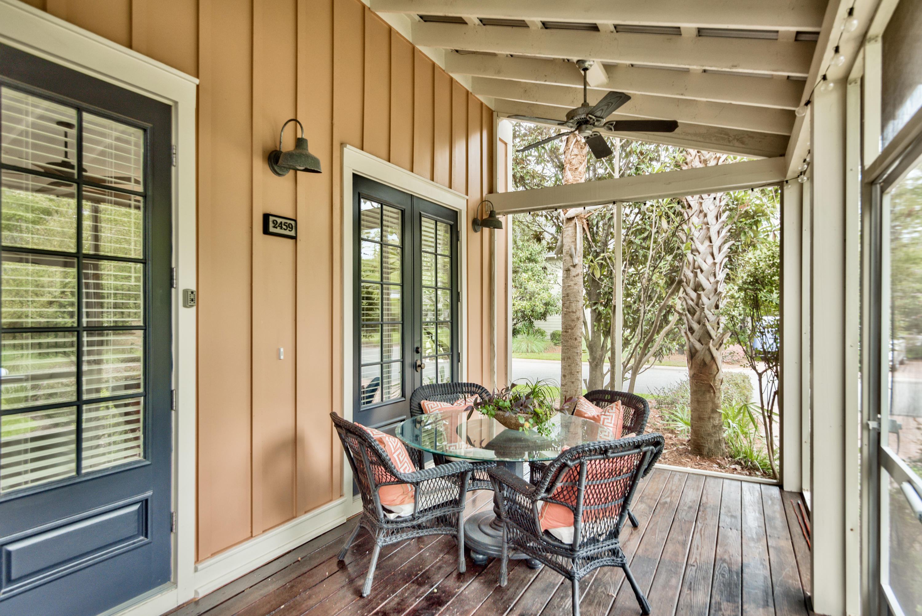 BUNGALOS AT SANDESTIN - Residential