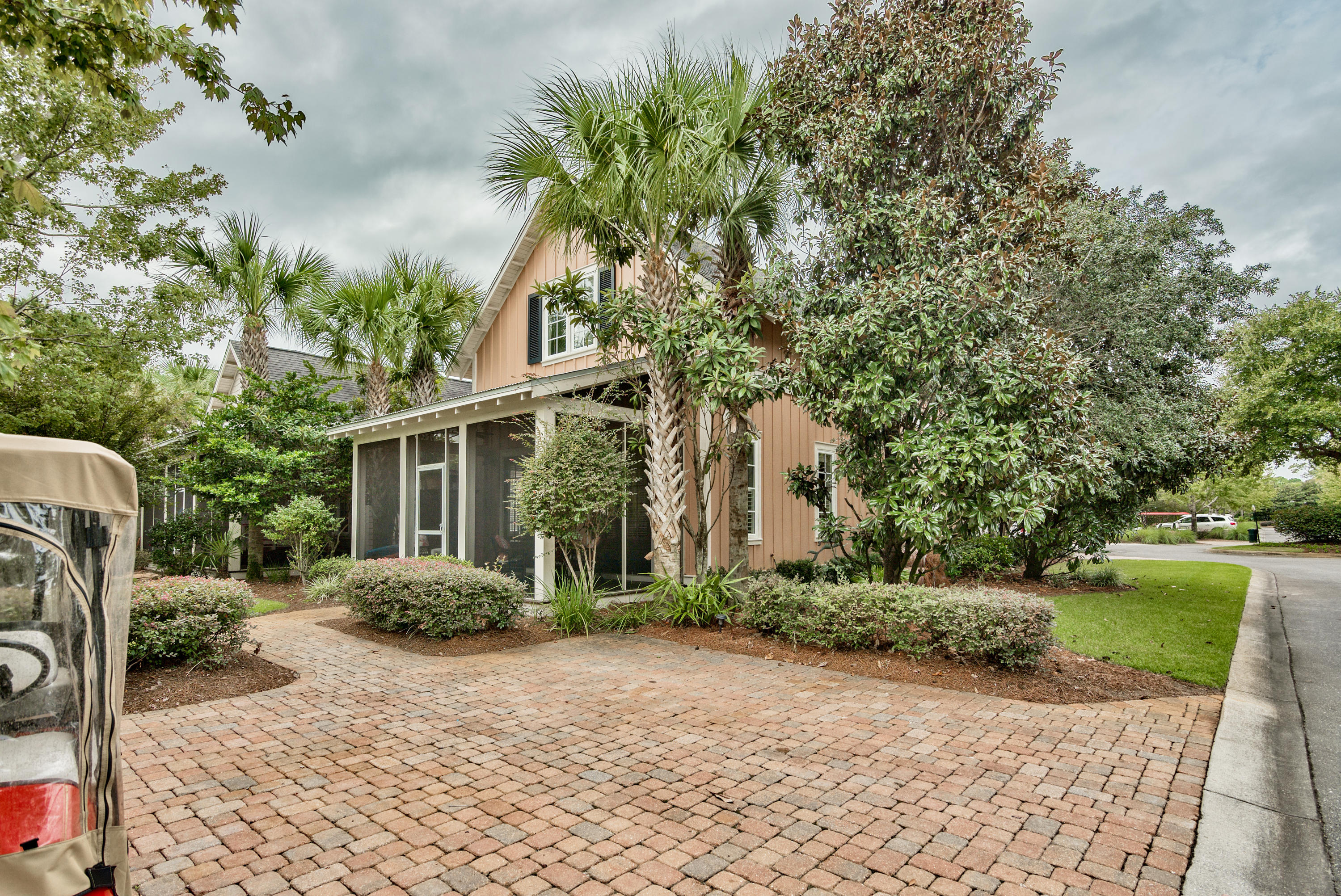 BUNGALOS AT SANDESTIN - Residential