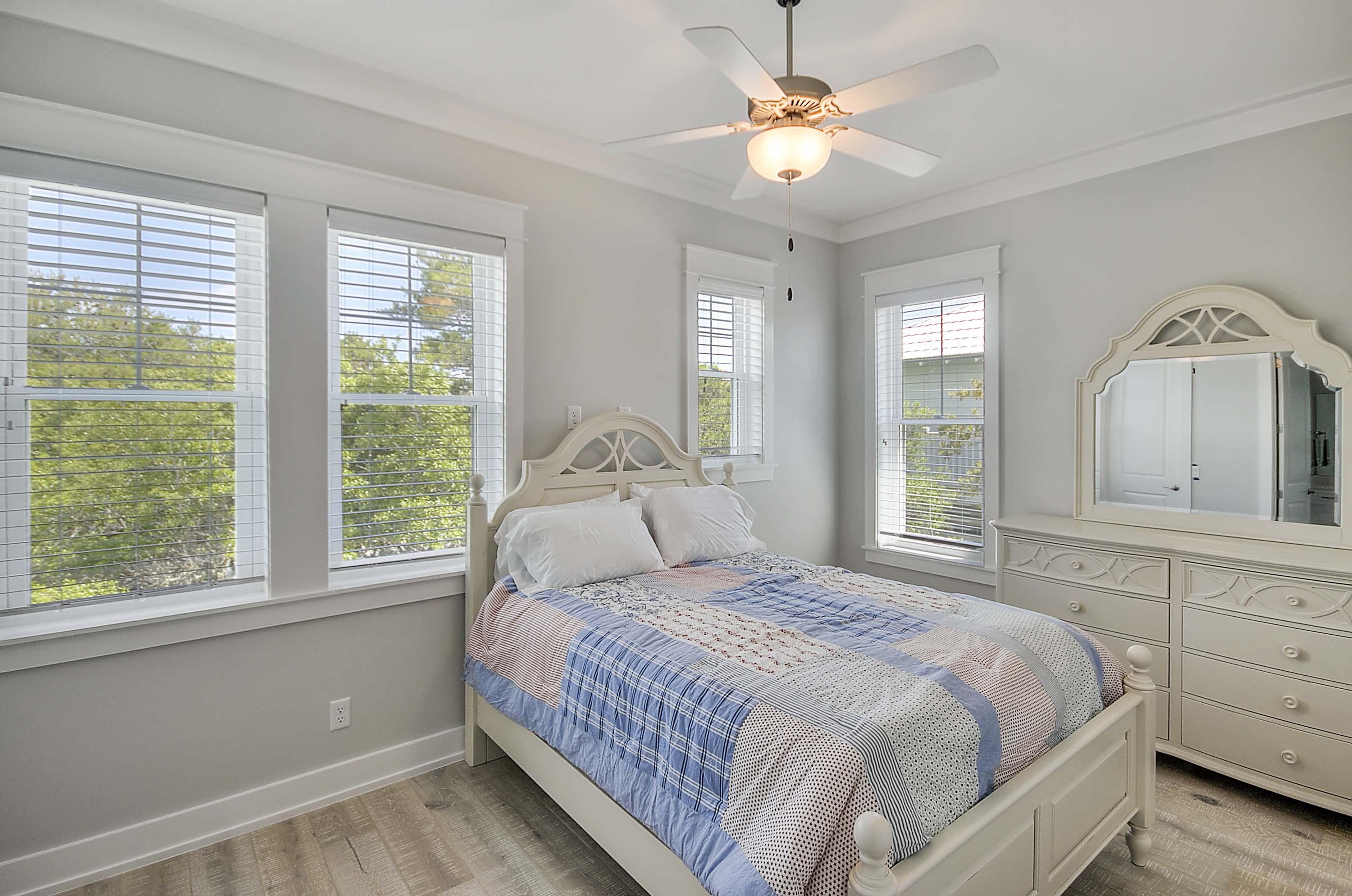 WHITES GULFVIEW ESTATES 2ND ADDN - Residential