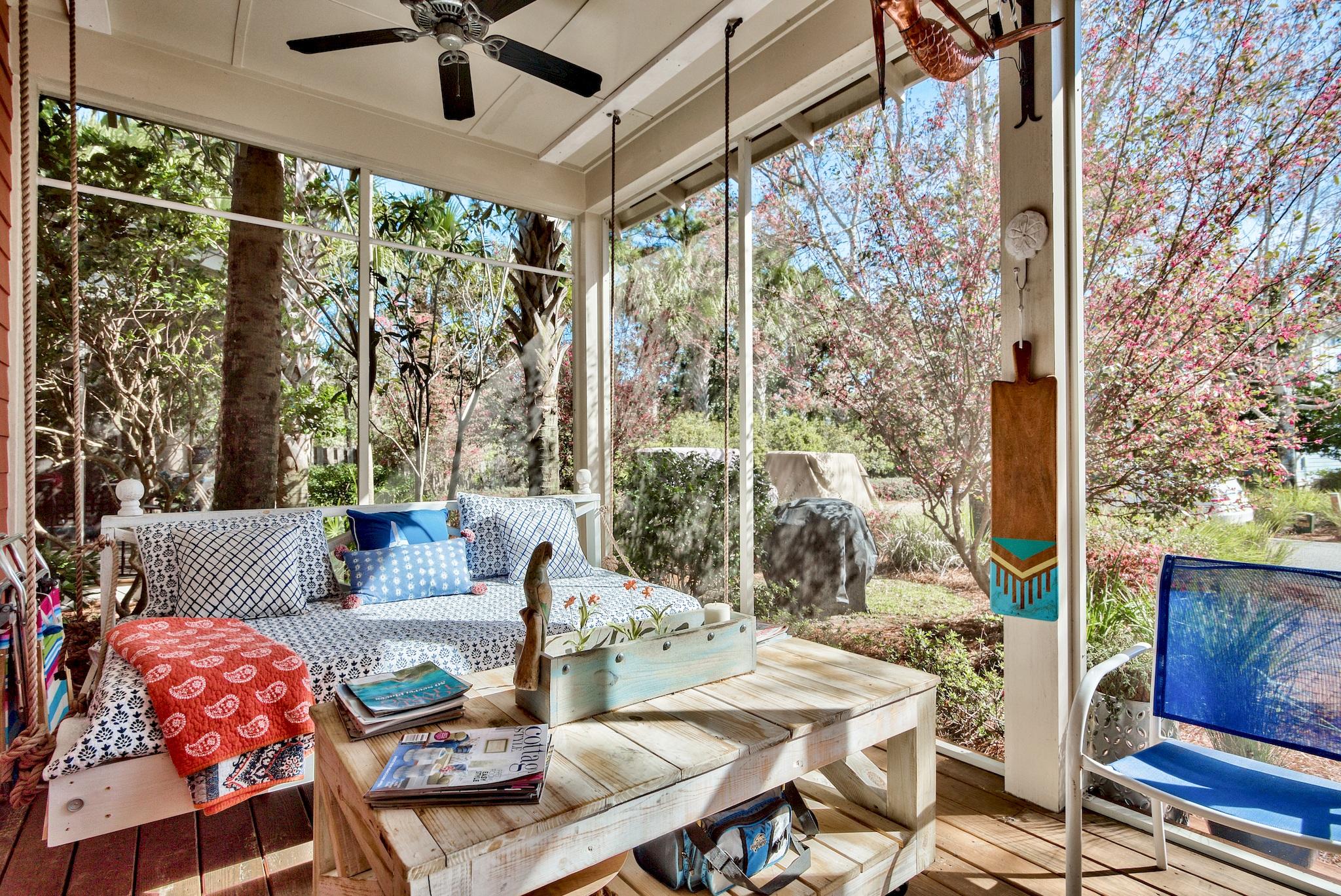 BUNGALOS AT SANDESTIN - Residential