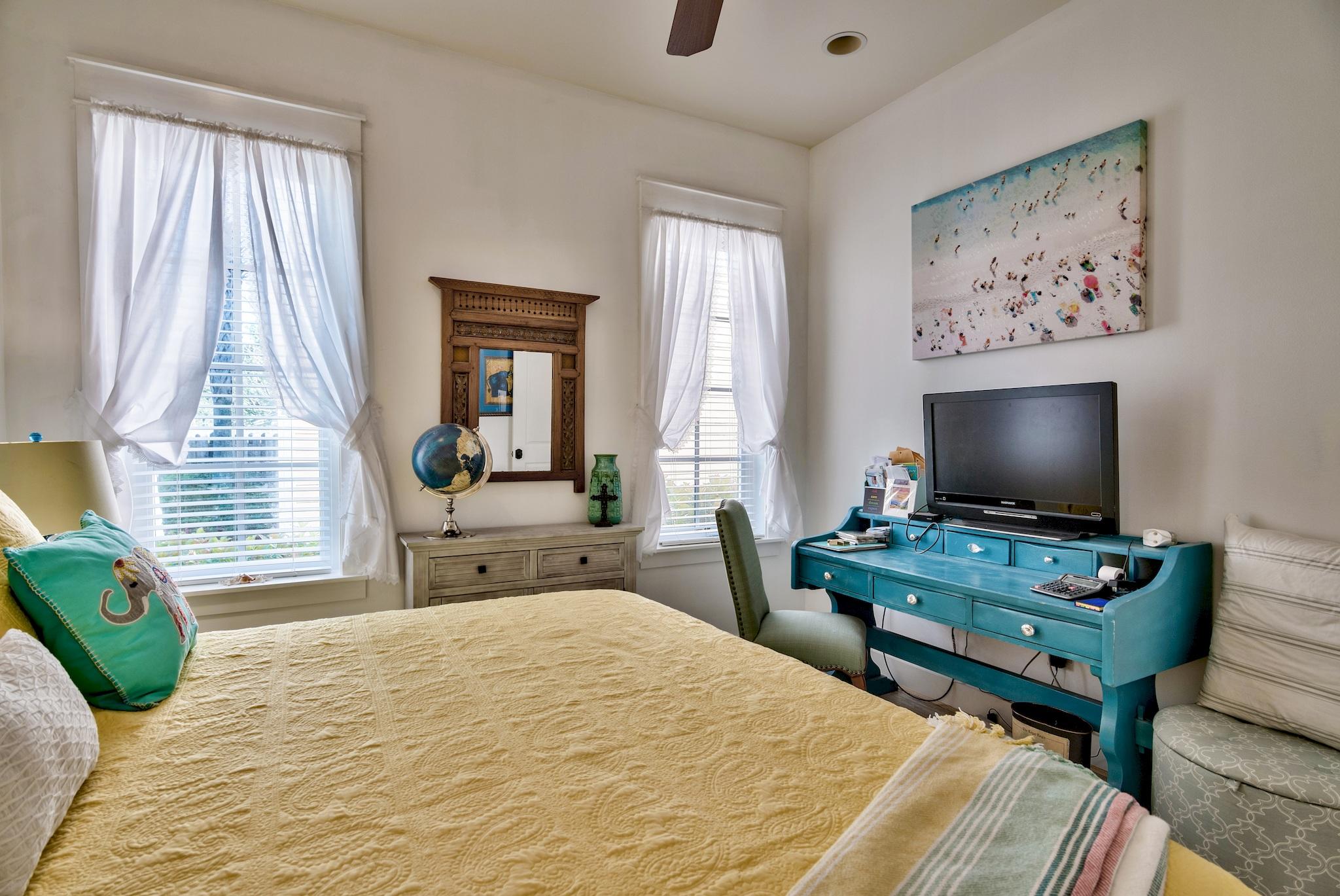 BUNGALOS AT SANDESTIN - Residential