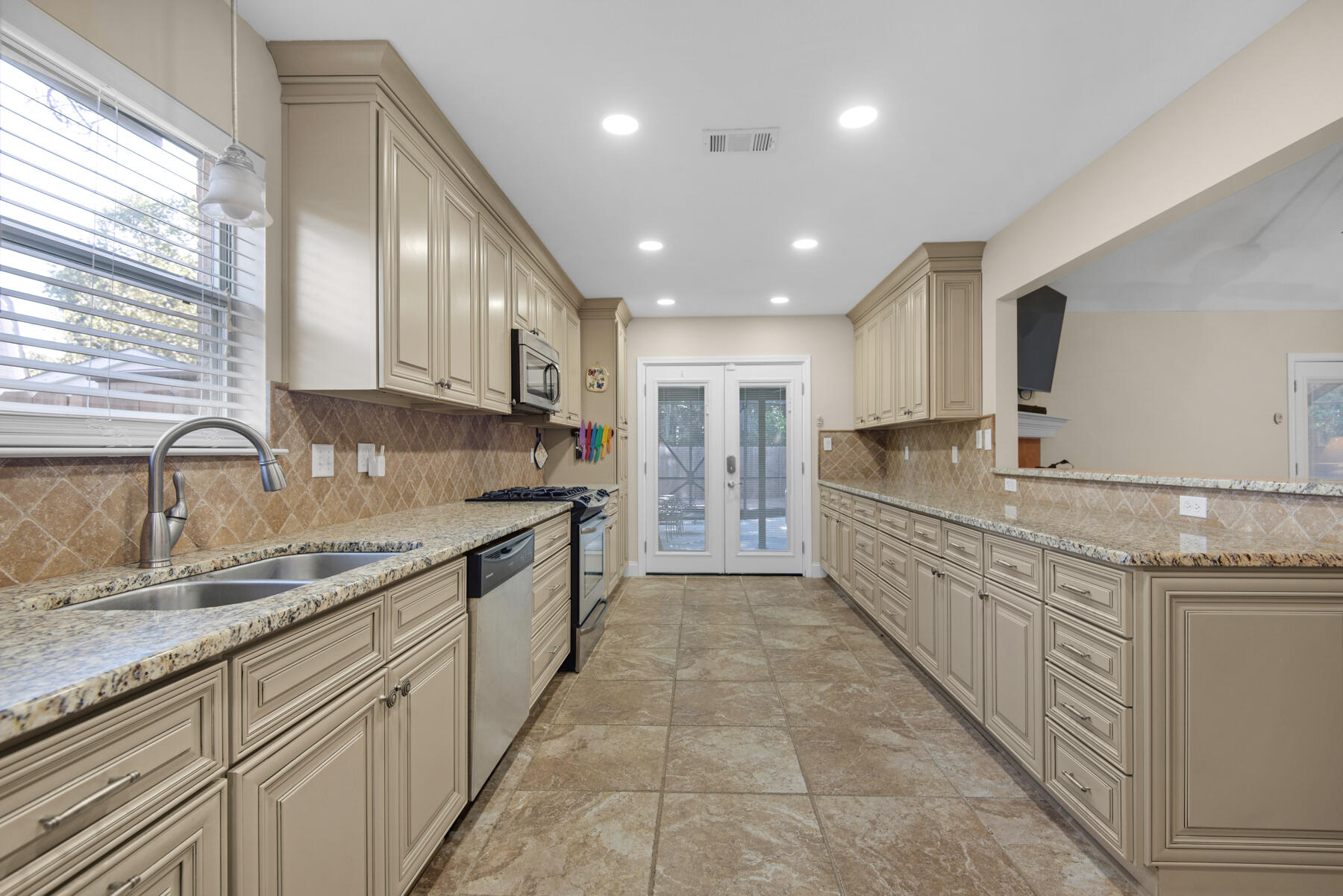 MALIBU GARDENS - Residential