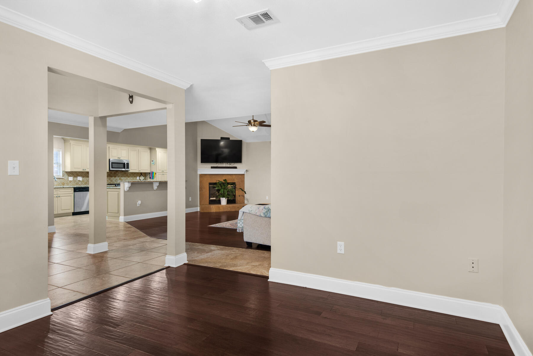 MALIBU GARDENS - Residential