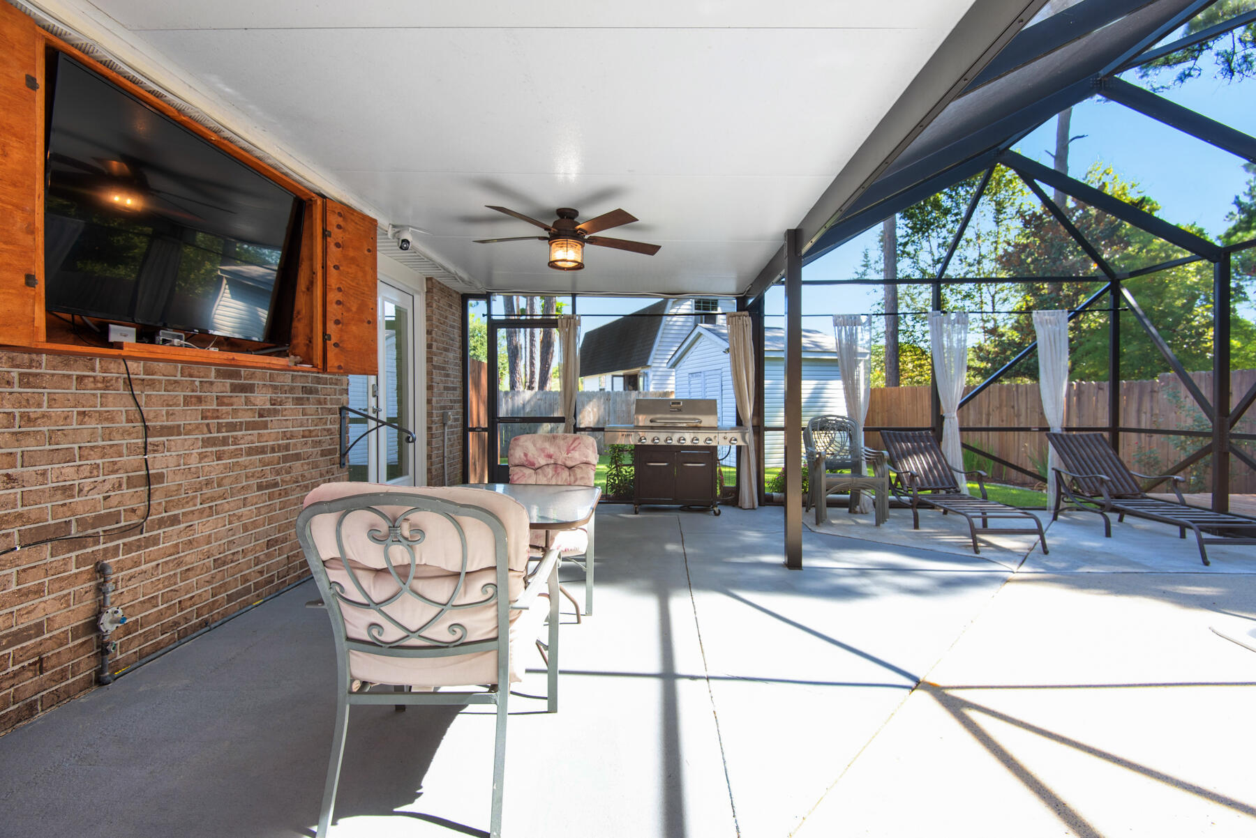 MALIBU GARDENS - Residential