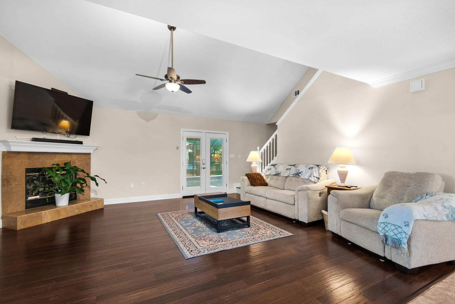 MALIBU GARDENS - Residential