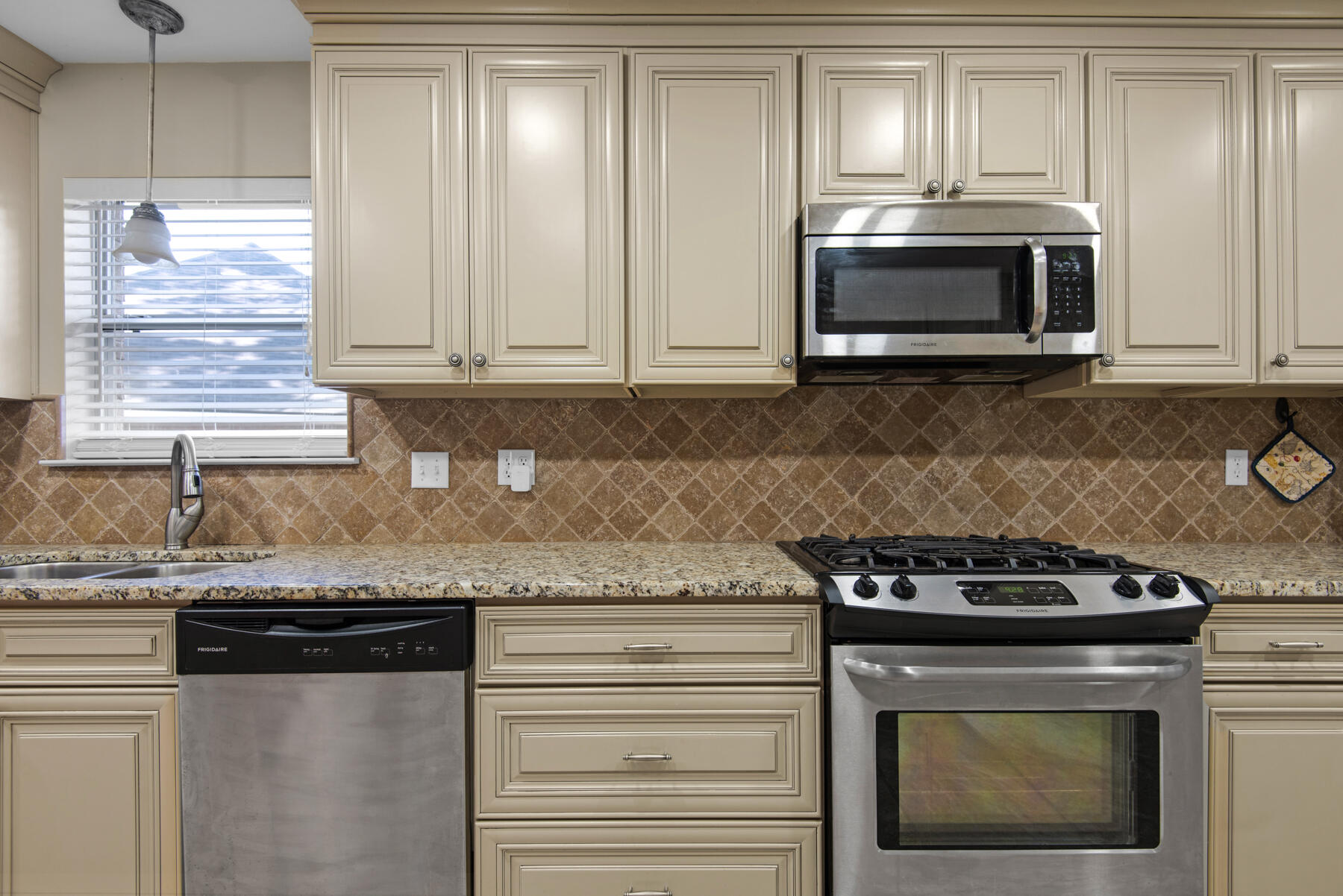 MALIBU GARDENS - Residential