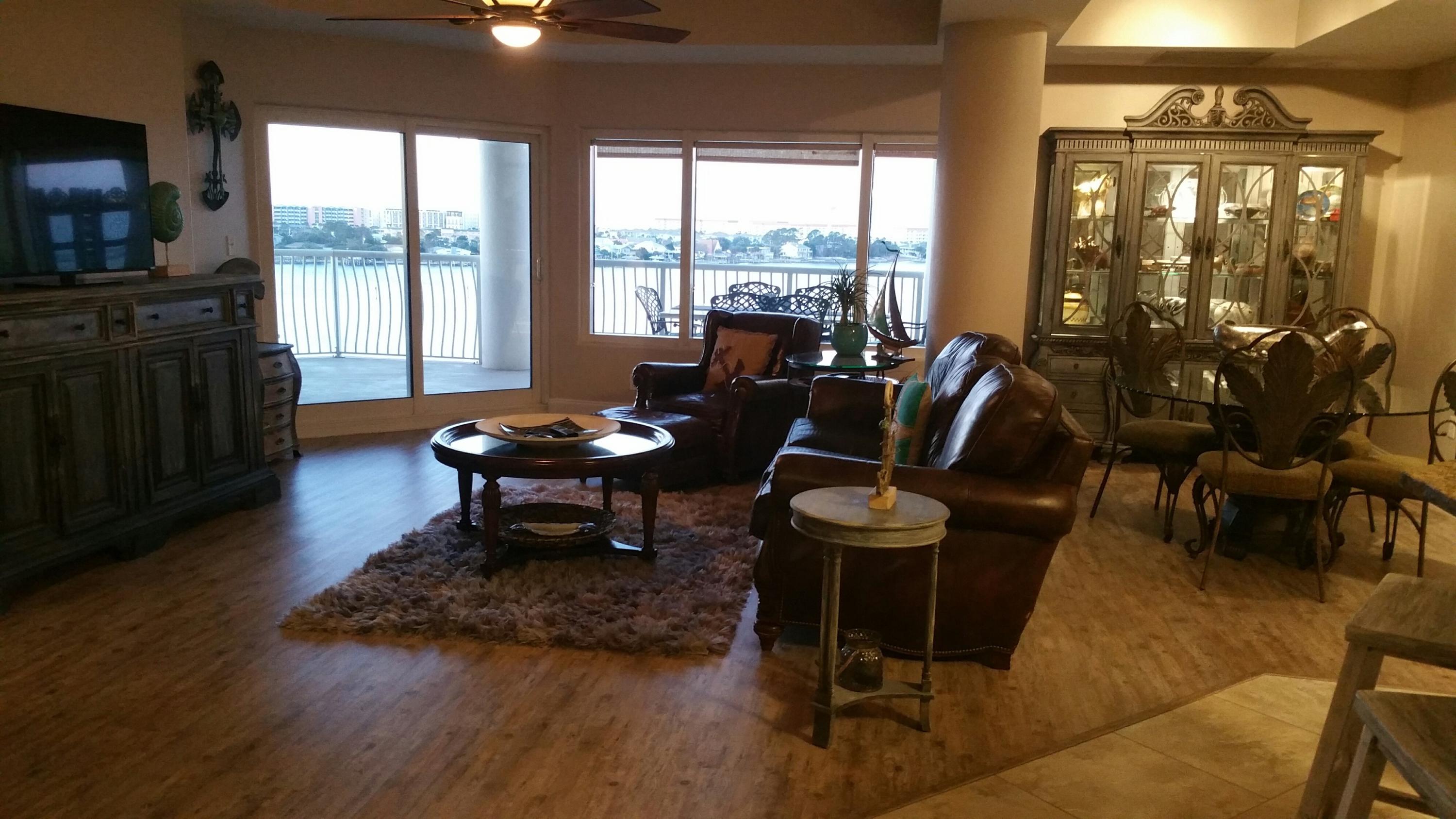 PRESIDIO YACHT CLUB - Residential