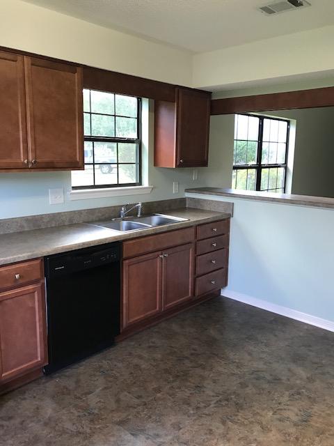CRYSTAL LAKE ESTATES - Residential Lease
