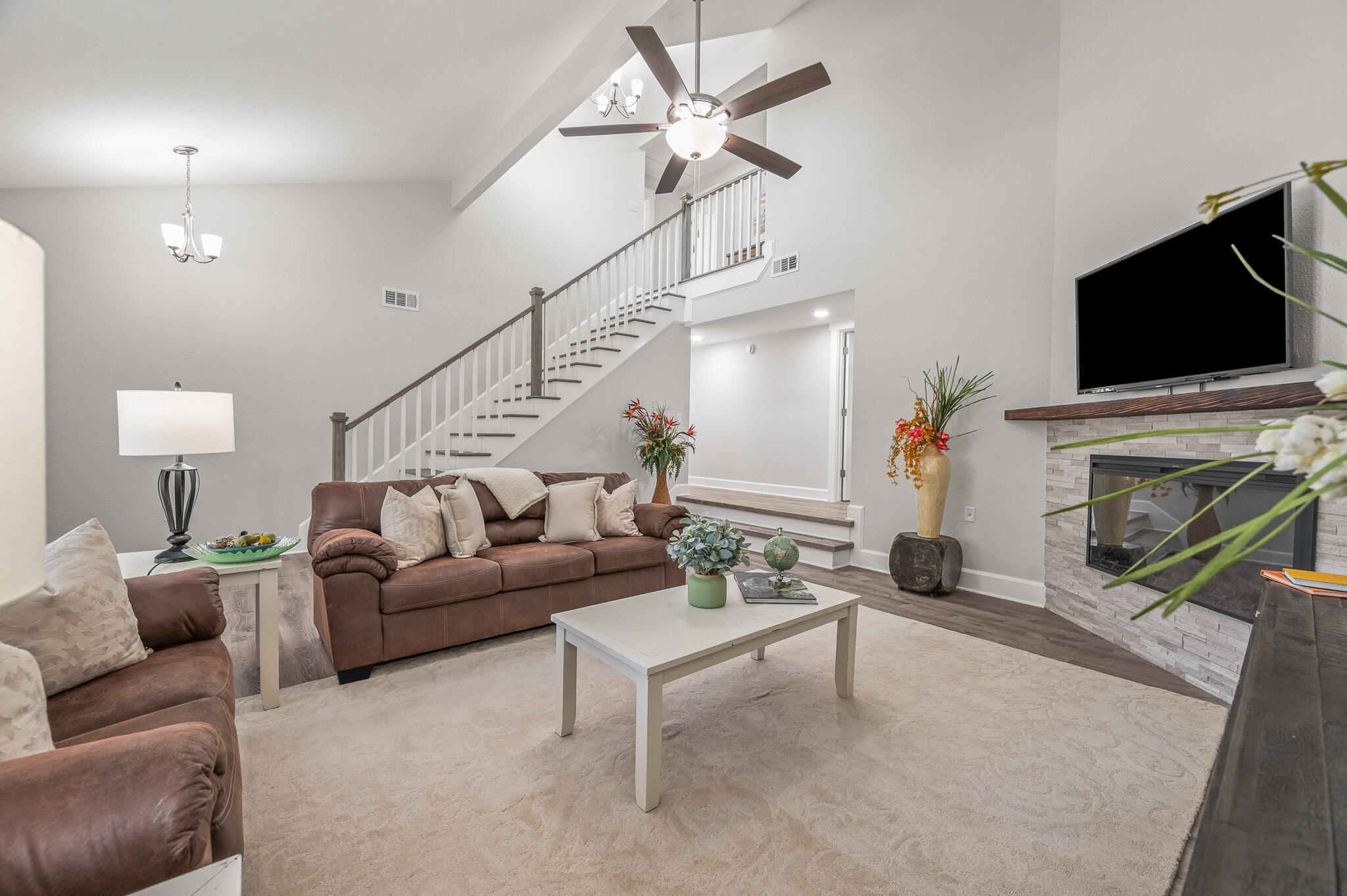 LANTERN RIDGE - Residential