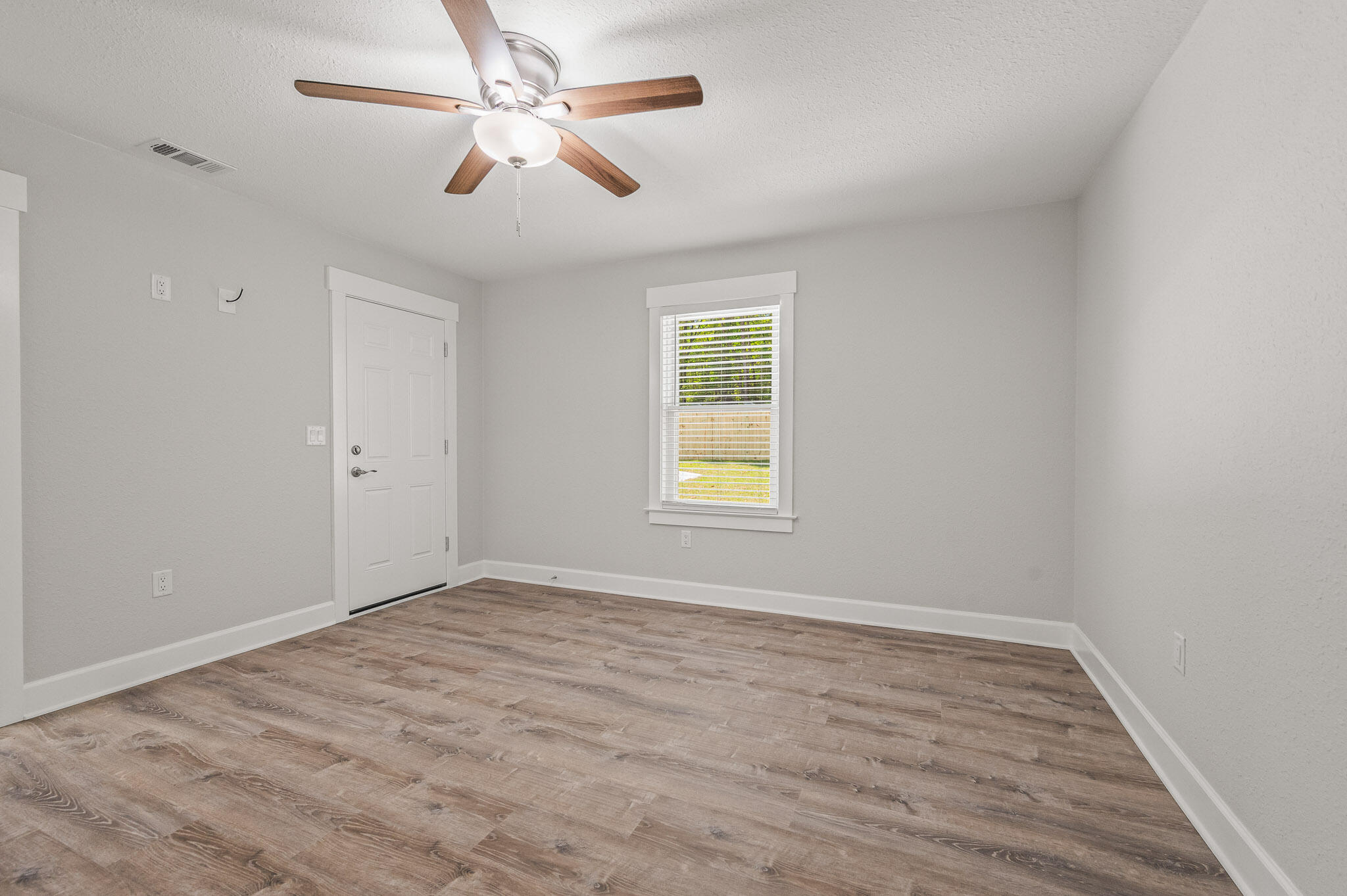 LANTERN RIDGE - Residential