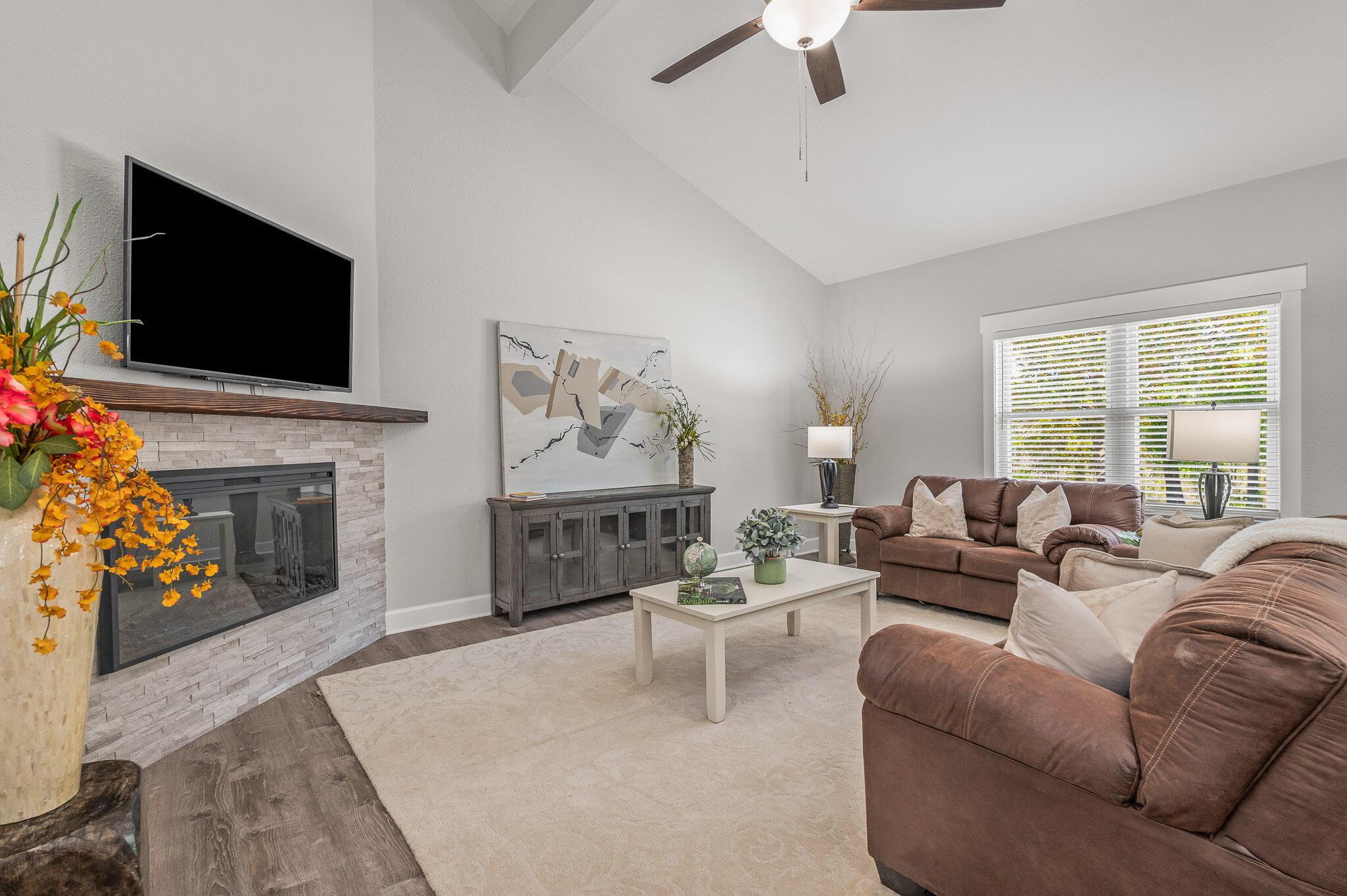 LANTERN RIDGE - Residential
