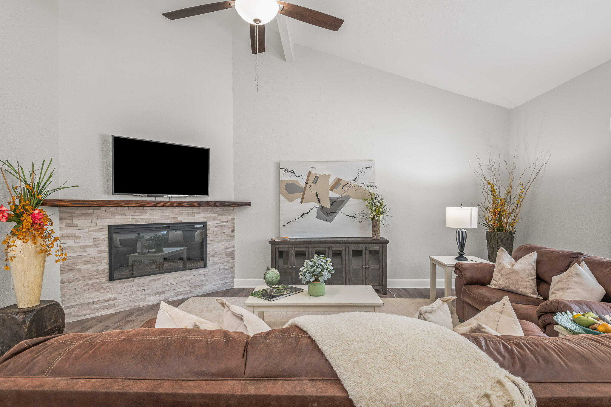 LANTERN RIDGE - Residential