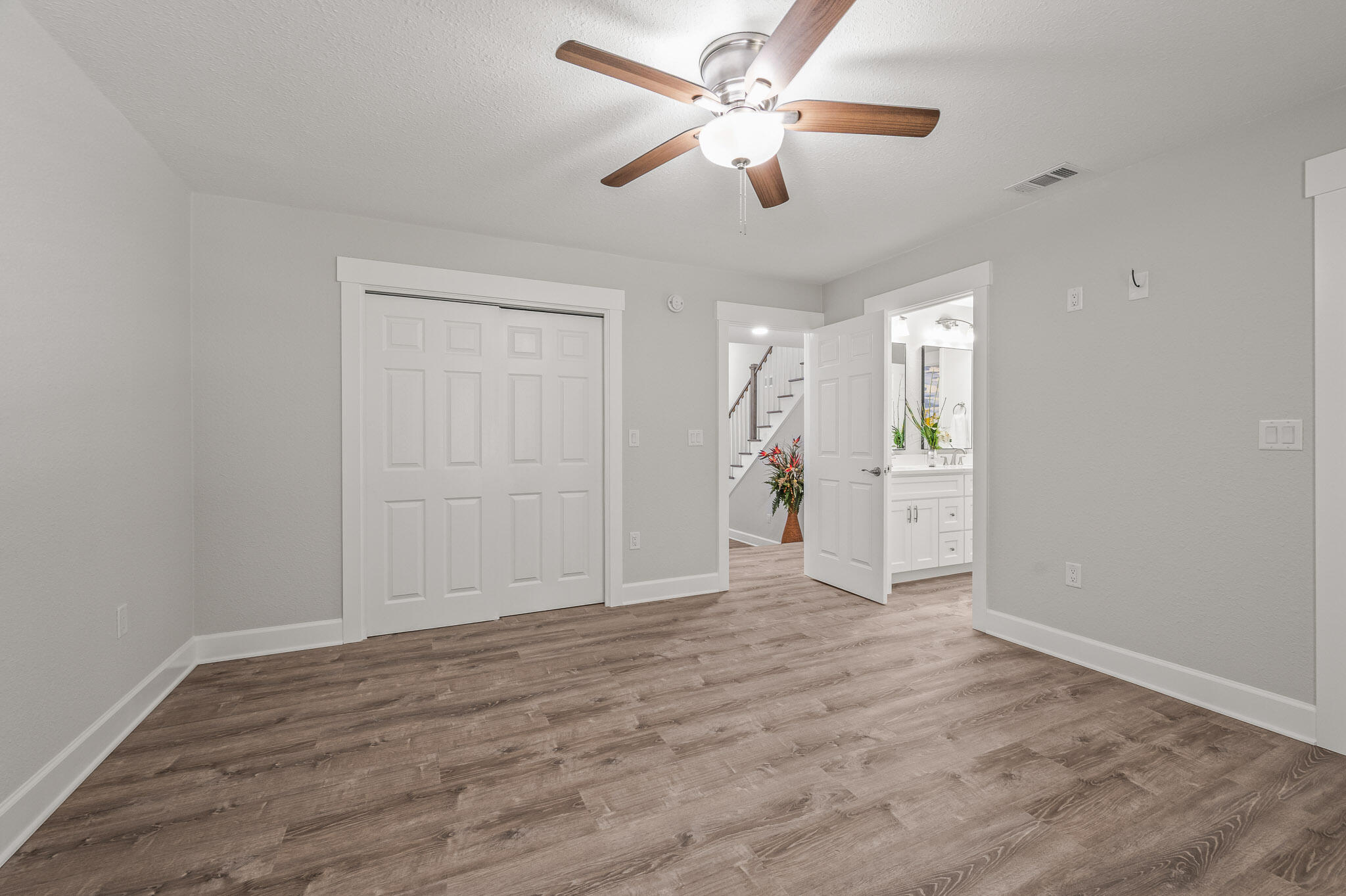 LANTERN RIDGE - Residential