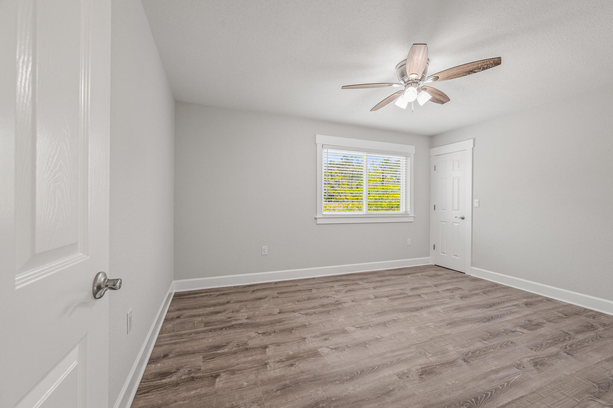 LANTERN RIDGE - Residential