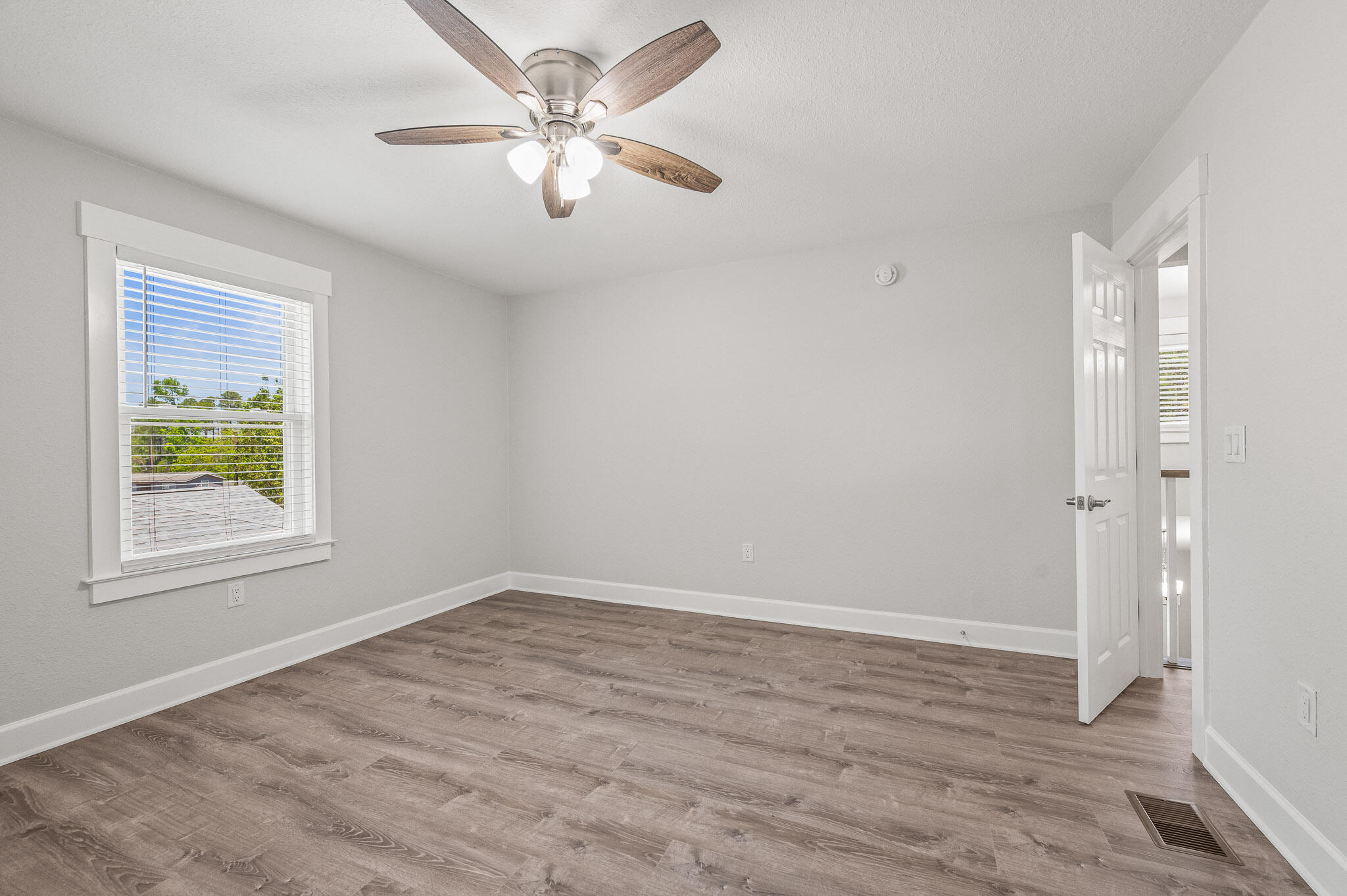 LANTERN RIDGE - Residential