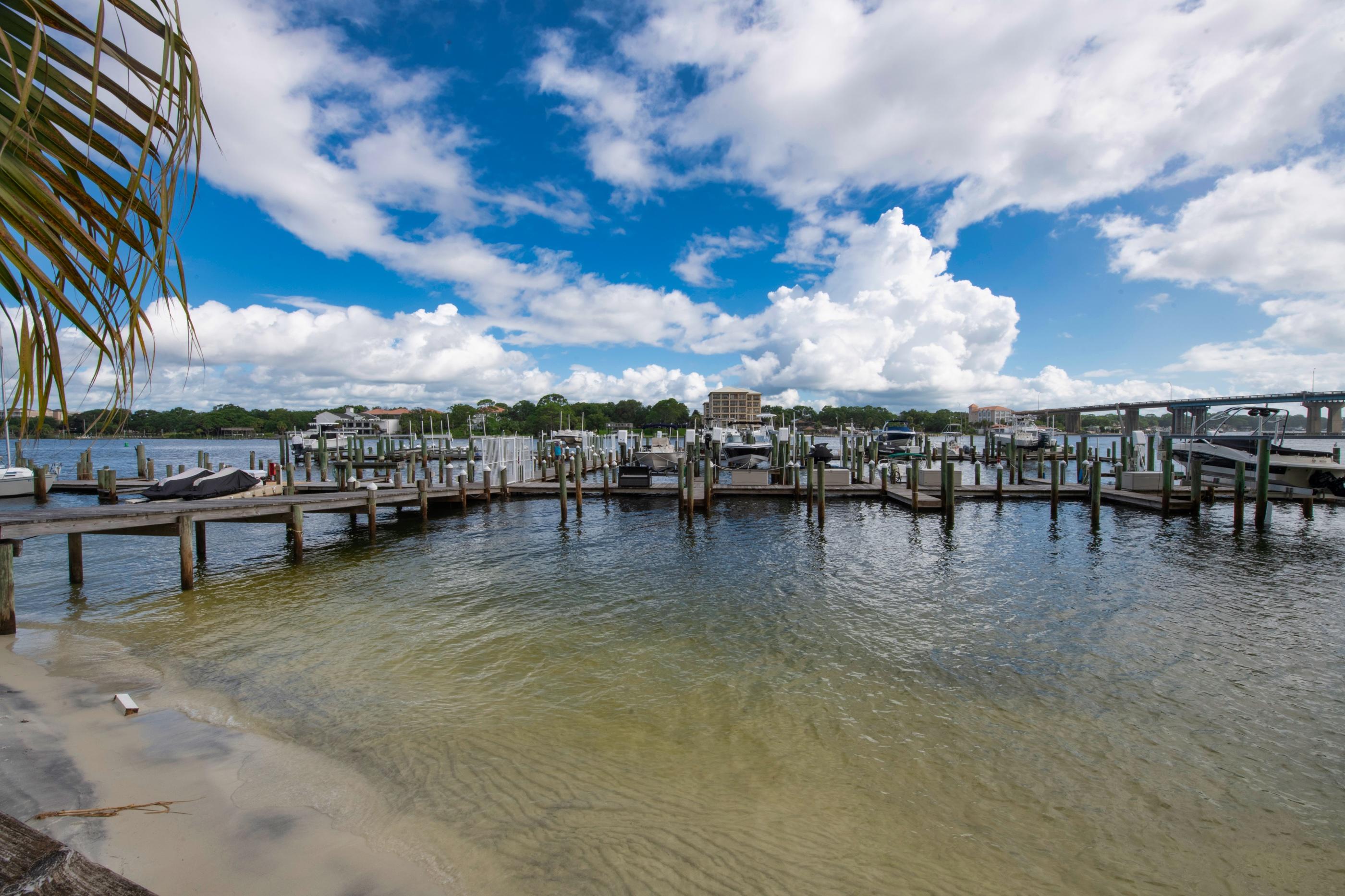 PALM COURT YACHT CLUB - Residential