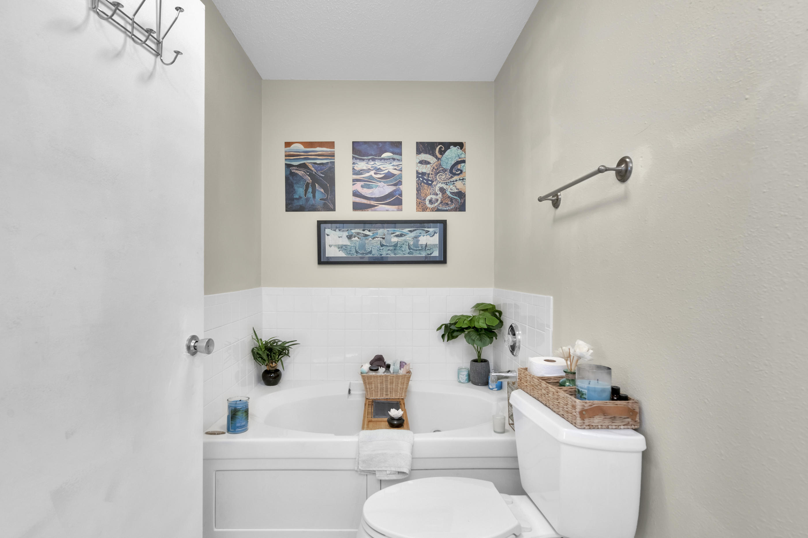 PALM COURT YACHT CLUB - Residential