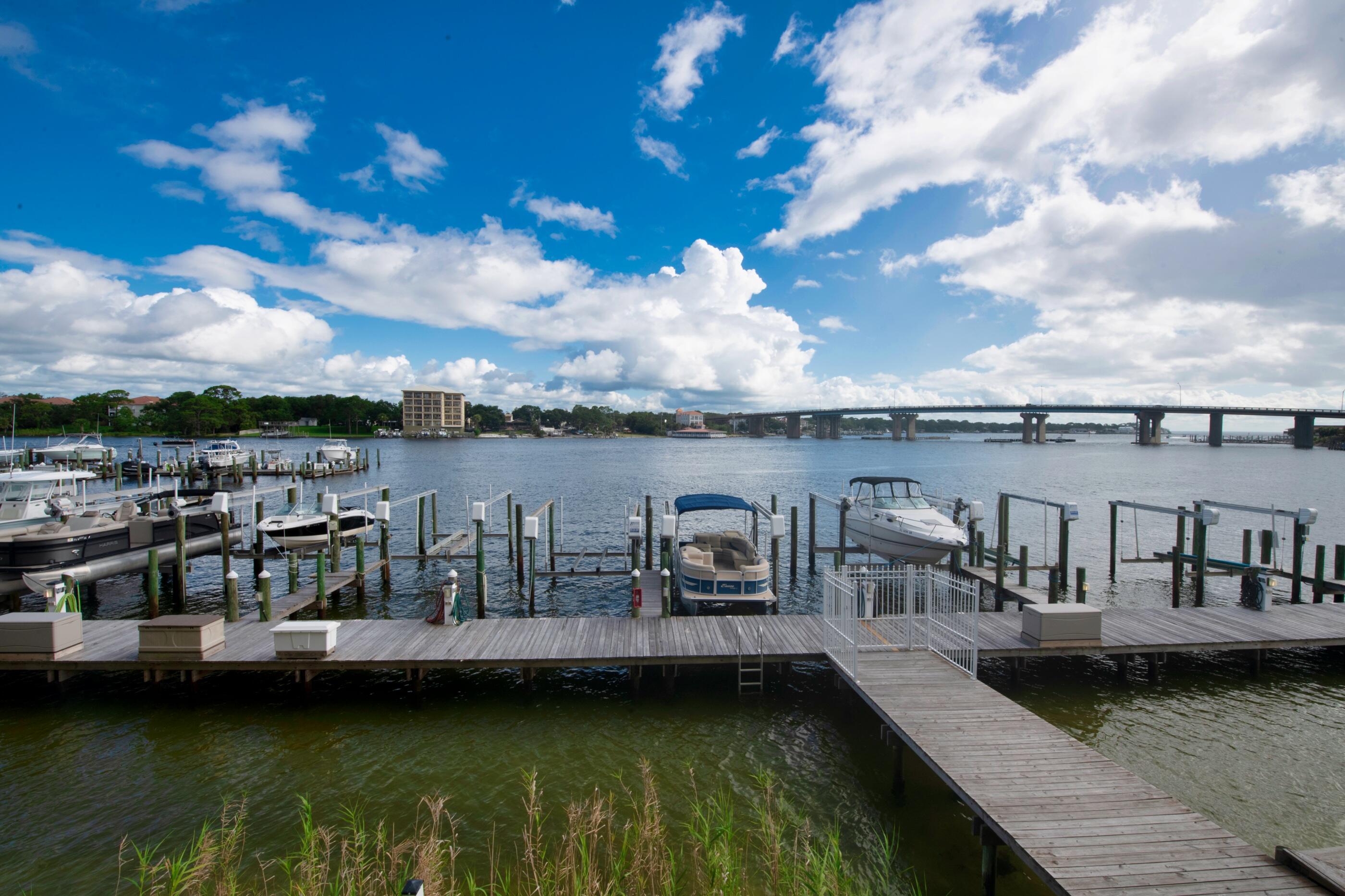 PALM COURT YACHT CLUB - Residential
