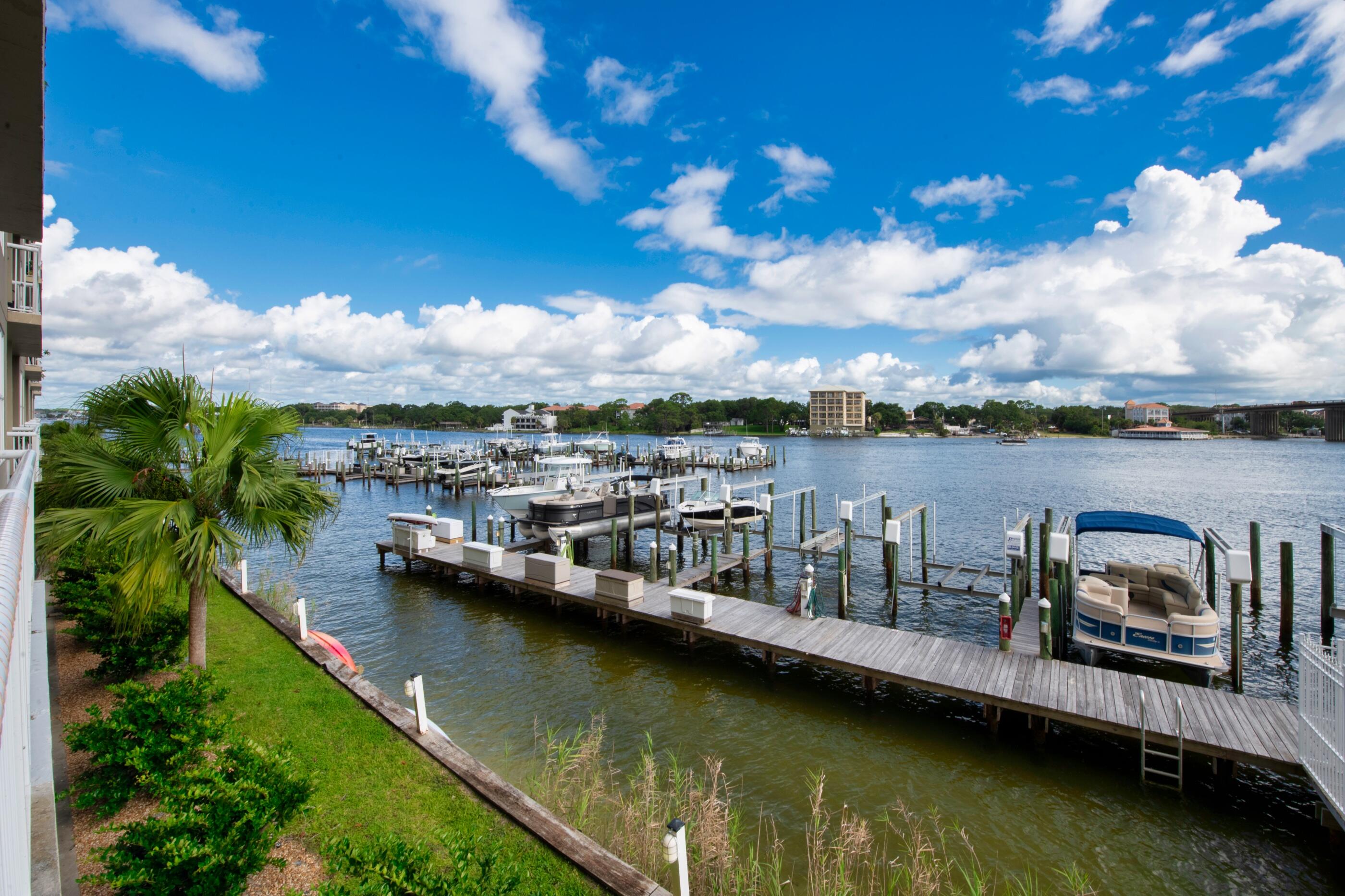 PALM COURT YACHT CLUB - Residential