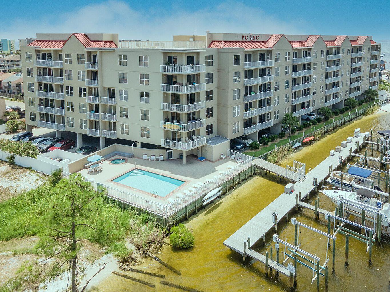 PALM COURT YACHT CLUB - Residential