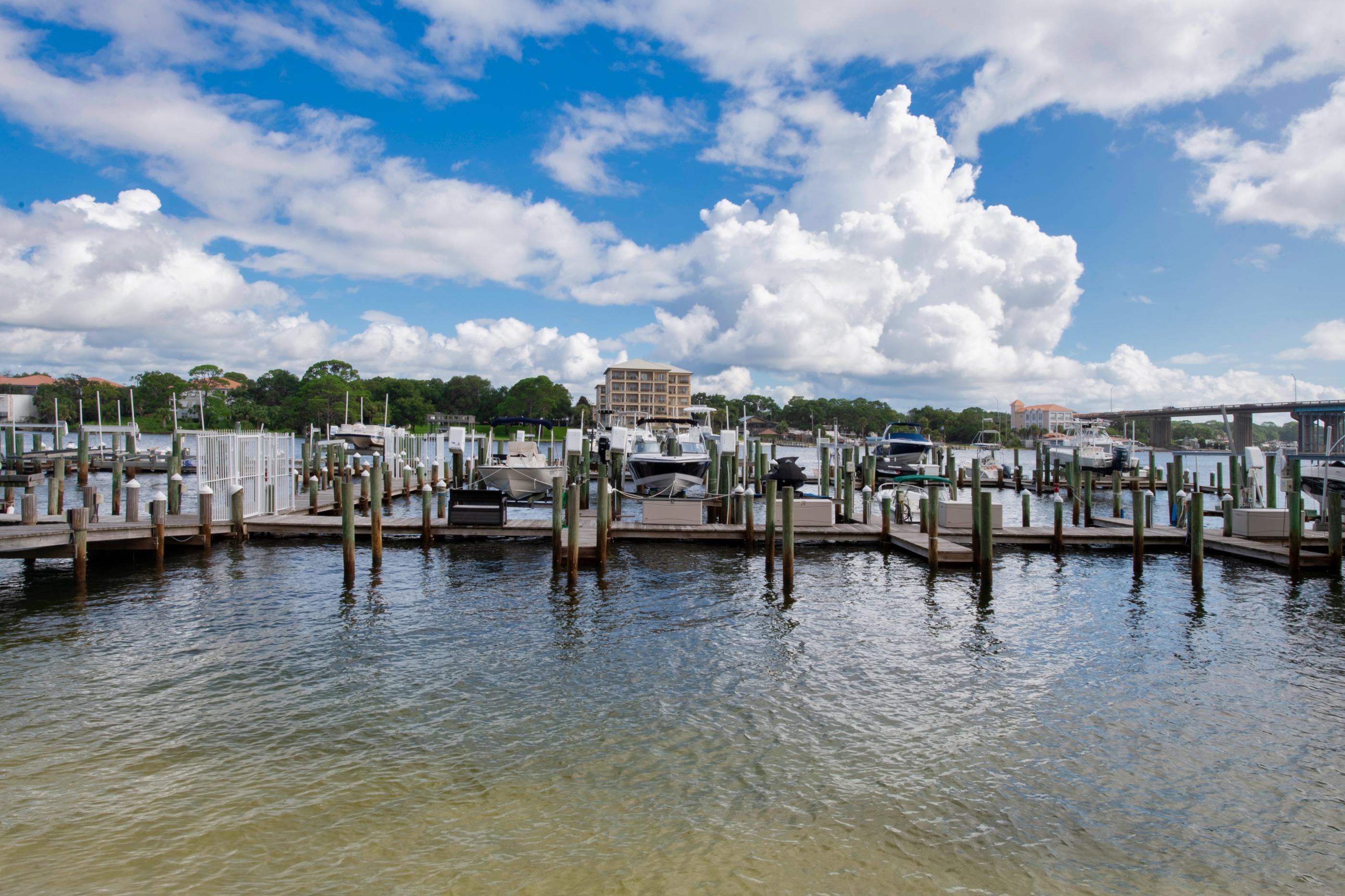 PALM COURT YACHT CLUB - Residential