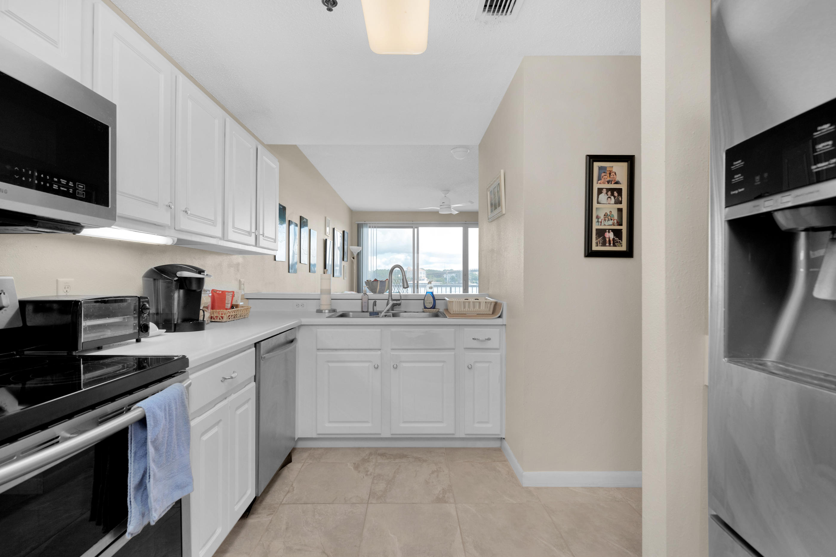 PALM COURT YACHT CLUB - Residential