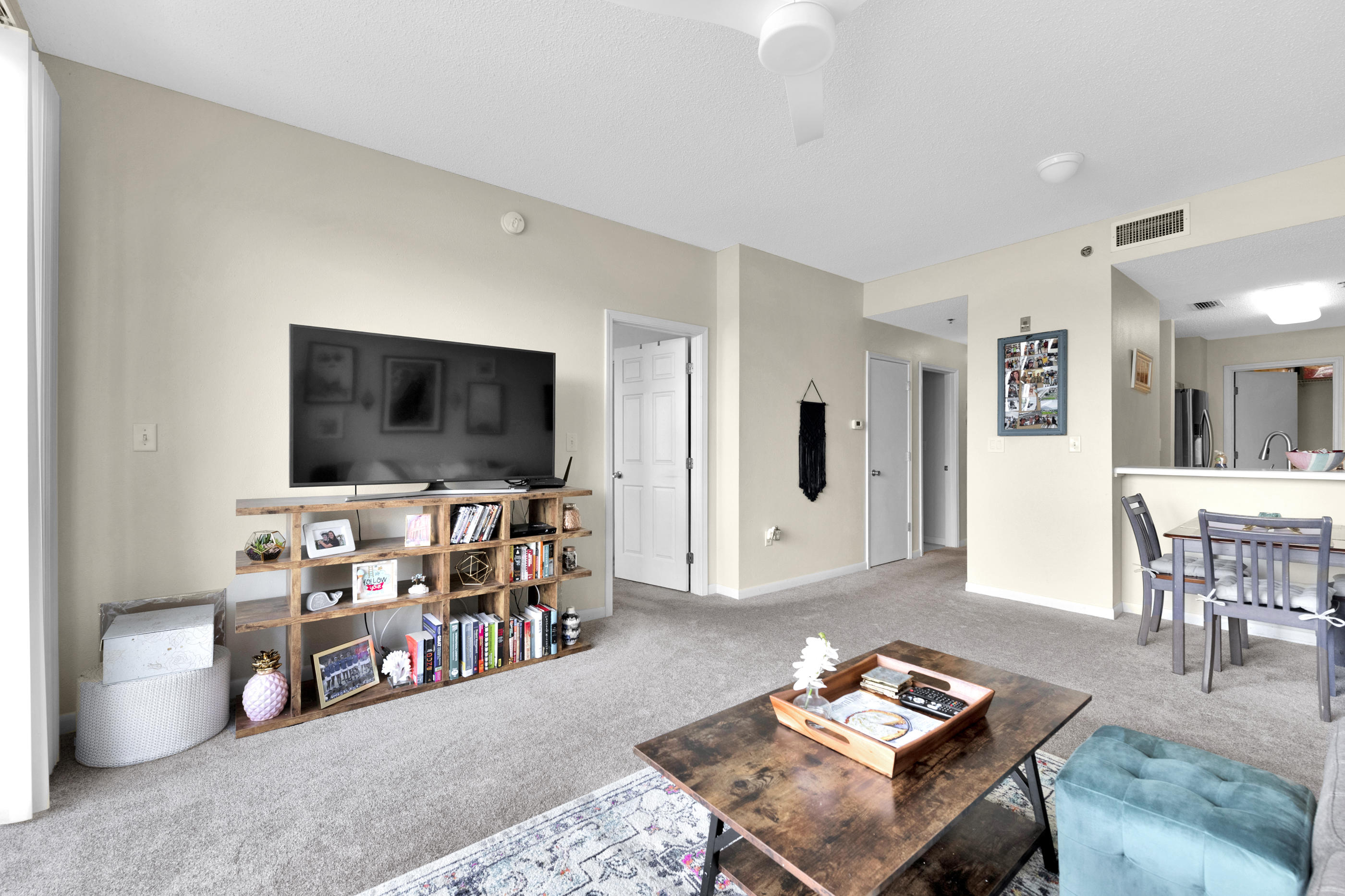 PALM COURT YACHT CLUB - Residential