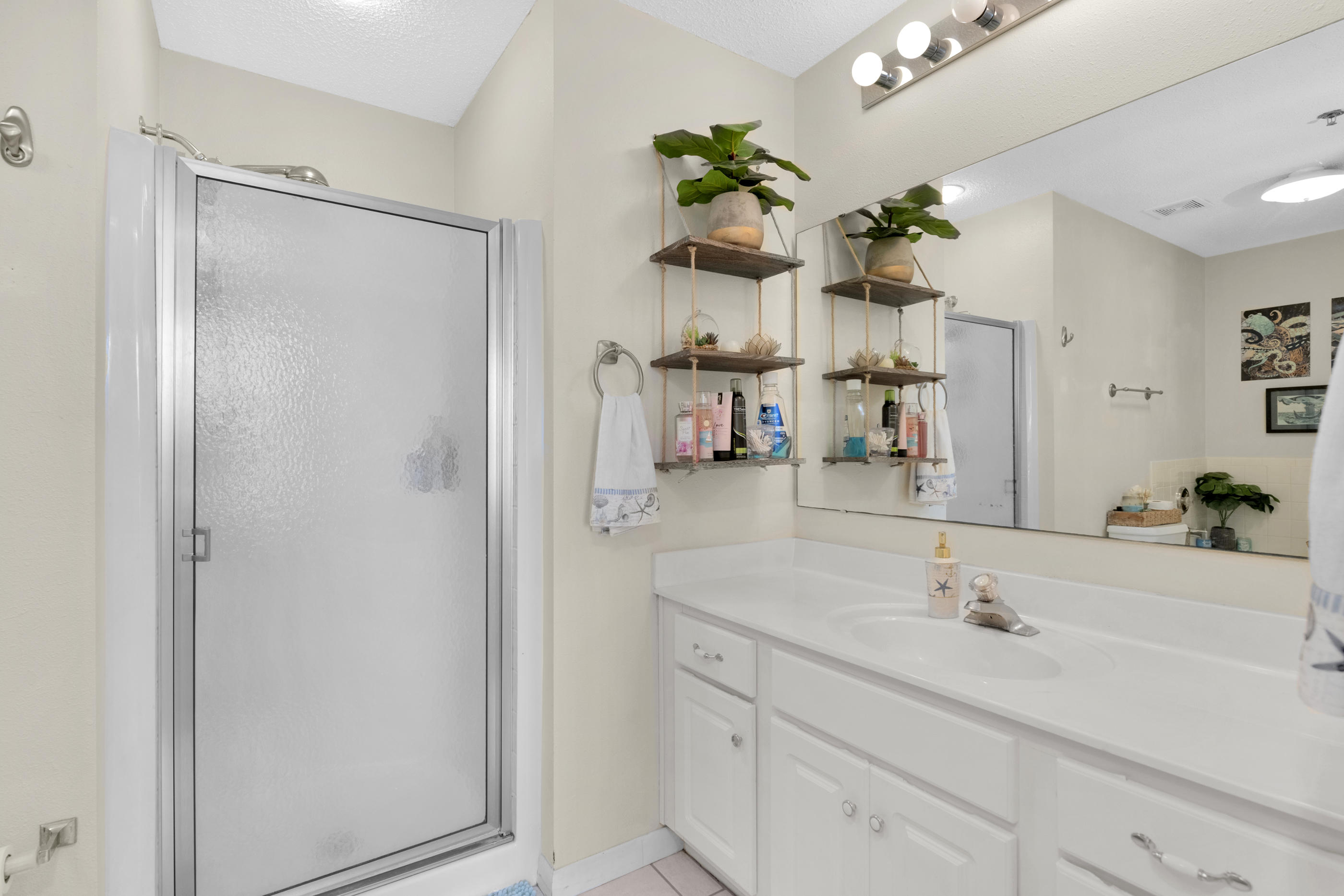 PALM COURT YACHT CLUB - Residential