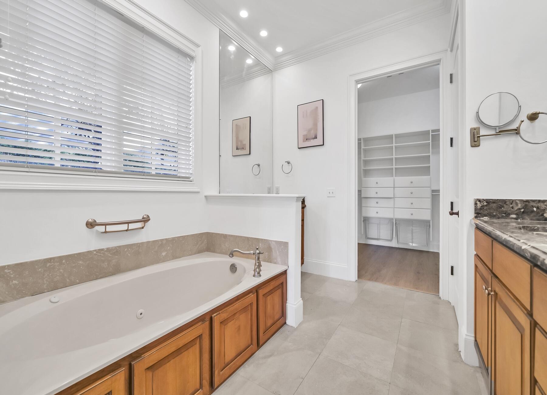 BURNT PINE - Residential