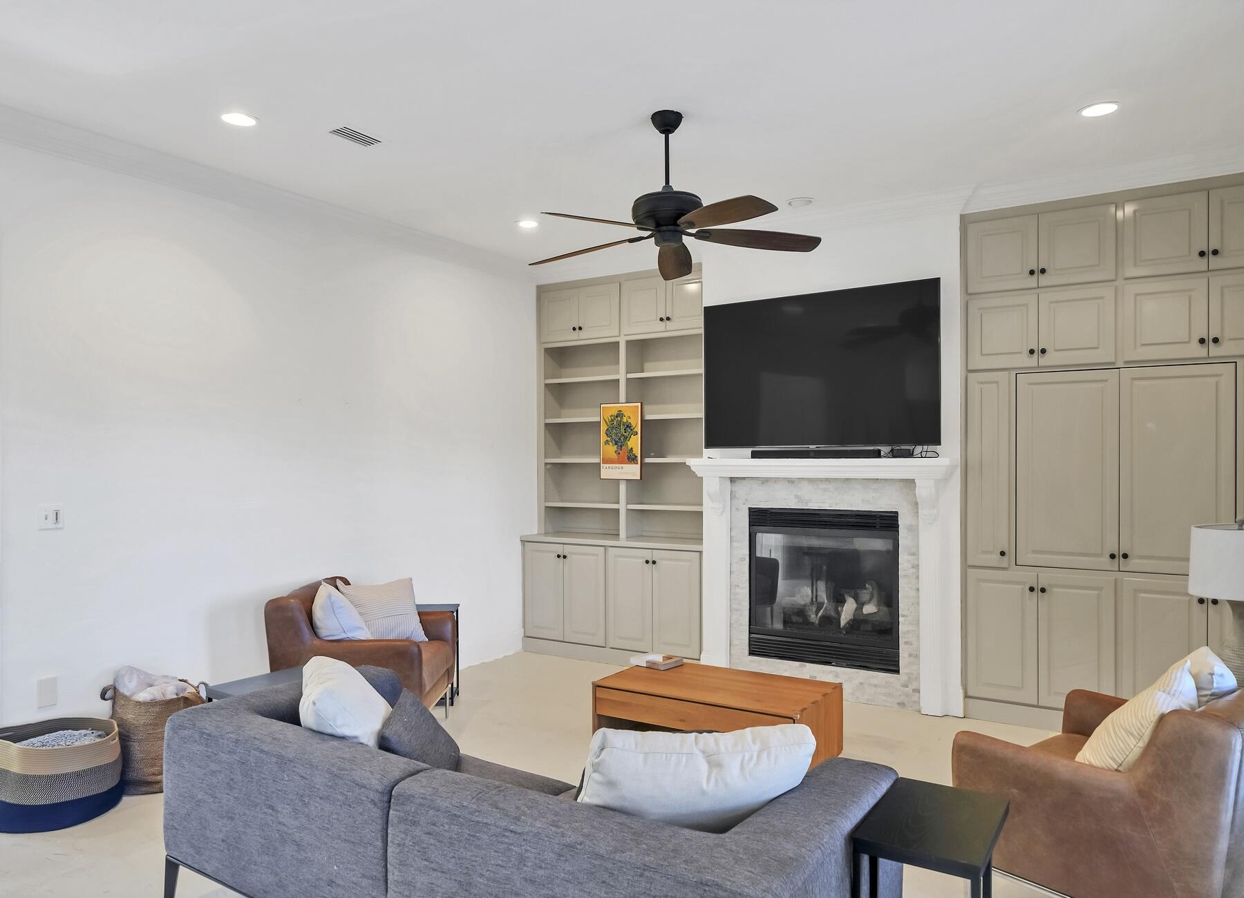 BURNT PINE - Residential