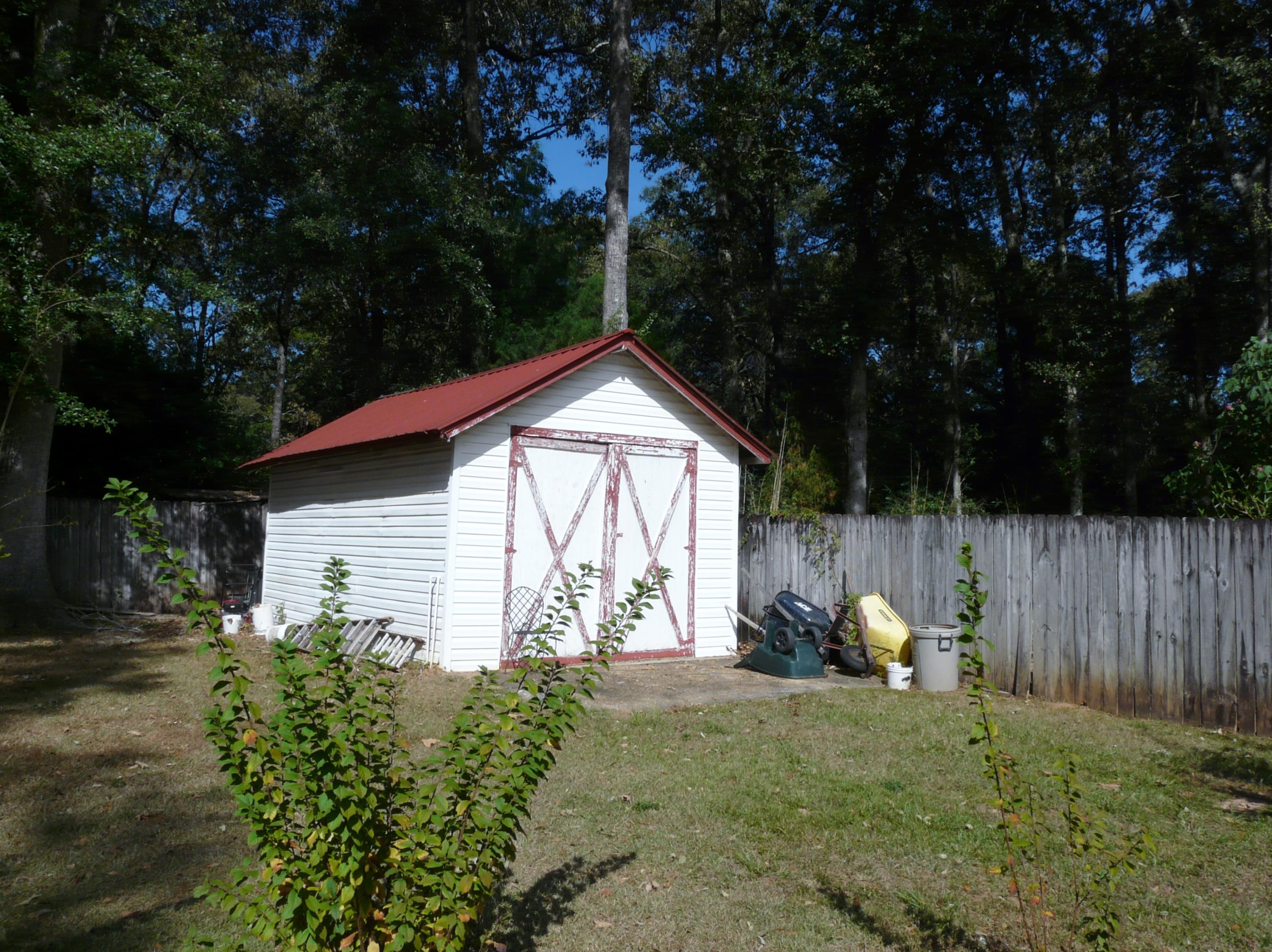 HOLLY HILLS - Residential