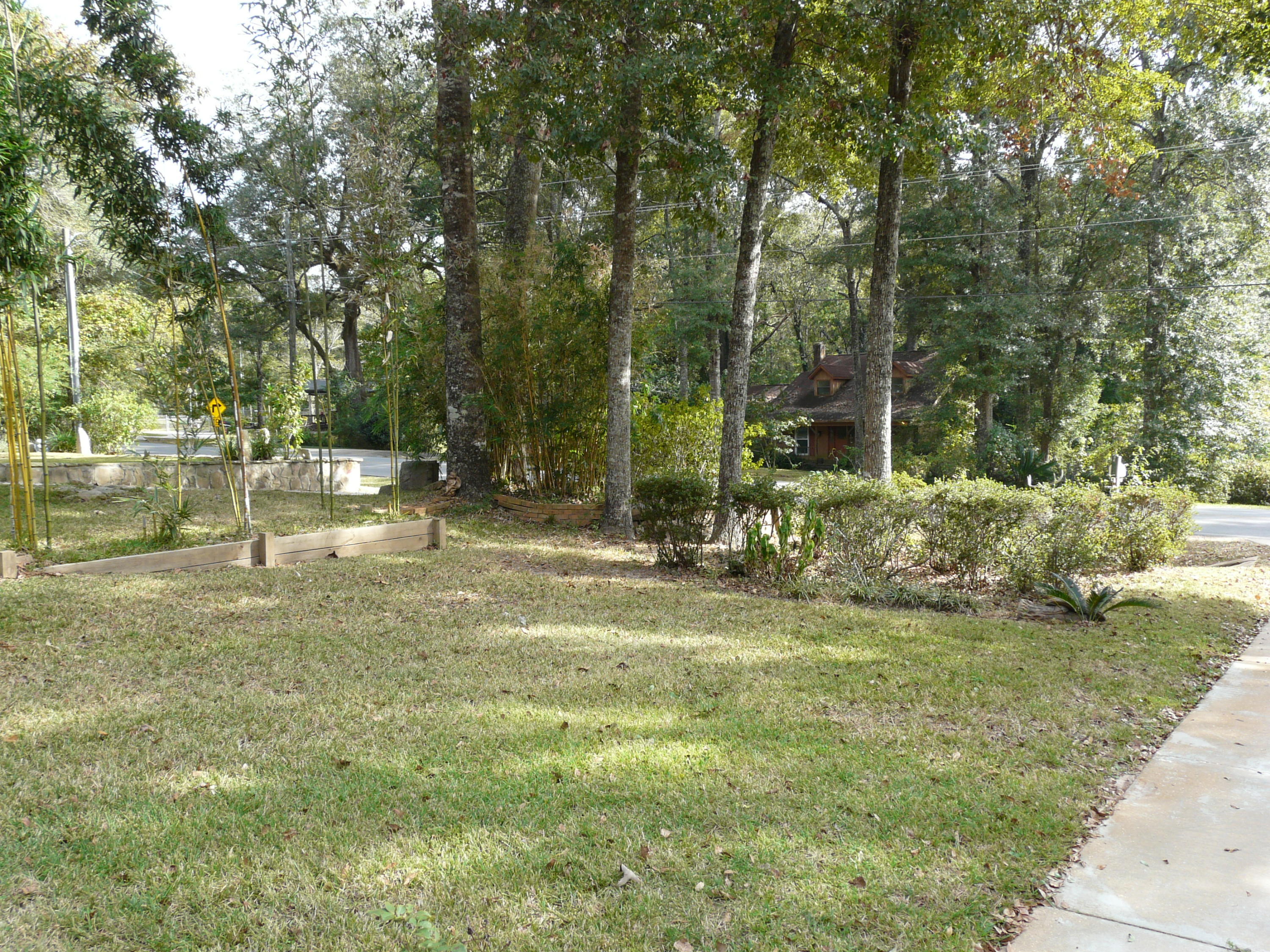 HOLLY HILLS - Residential