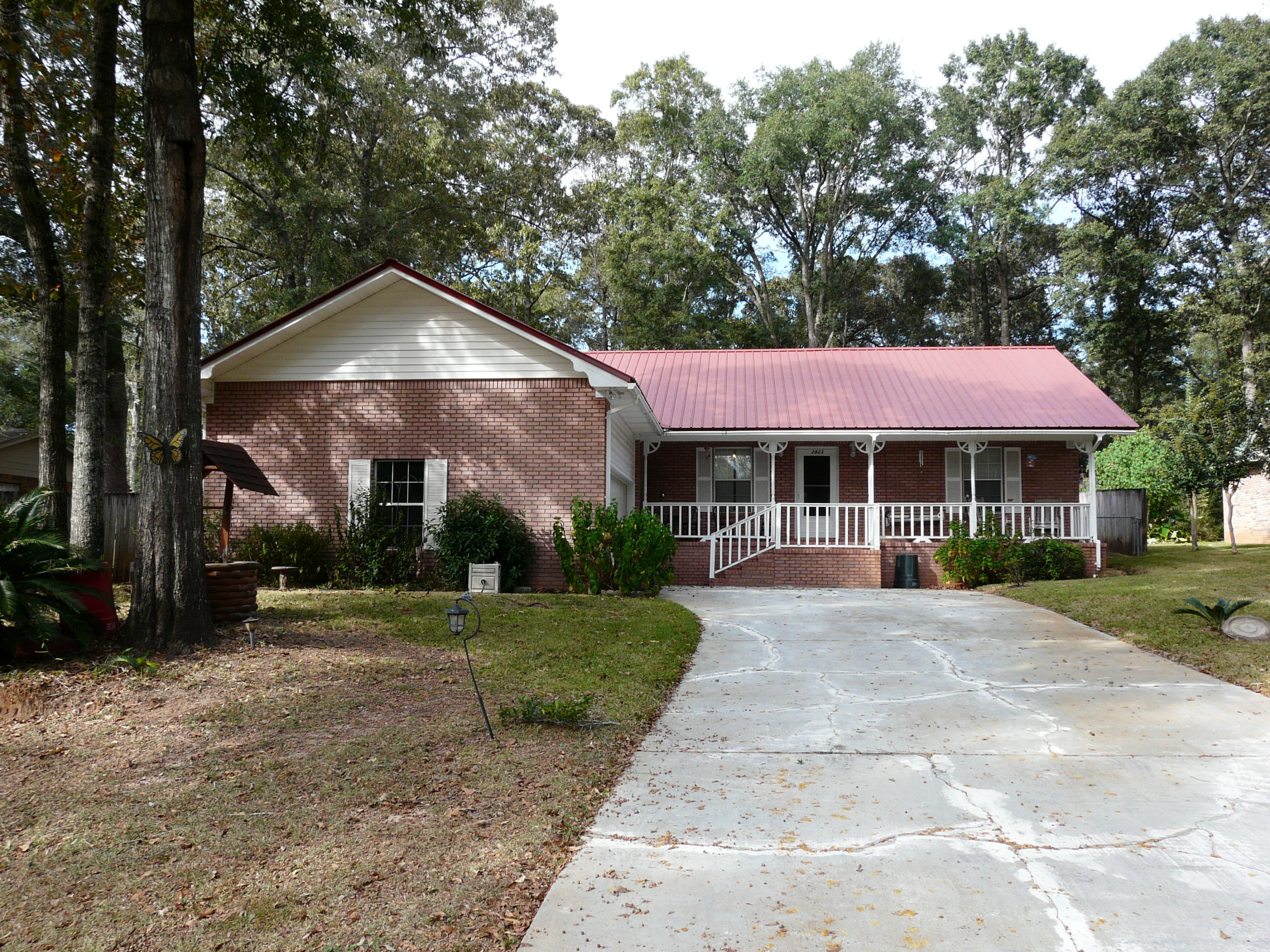 HOLLY HILLS - Residential