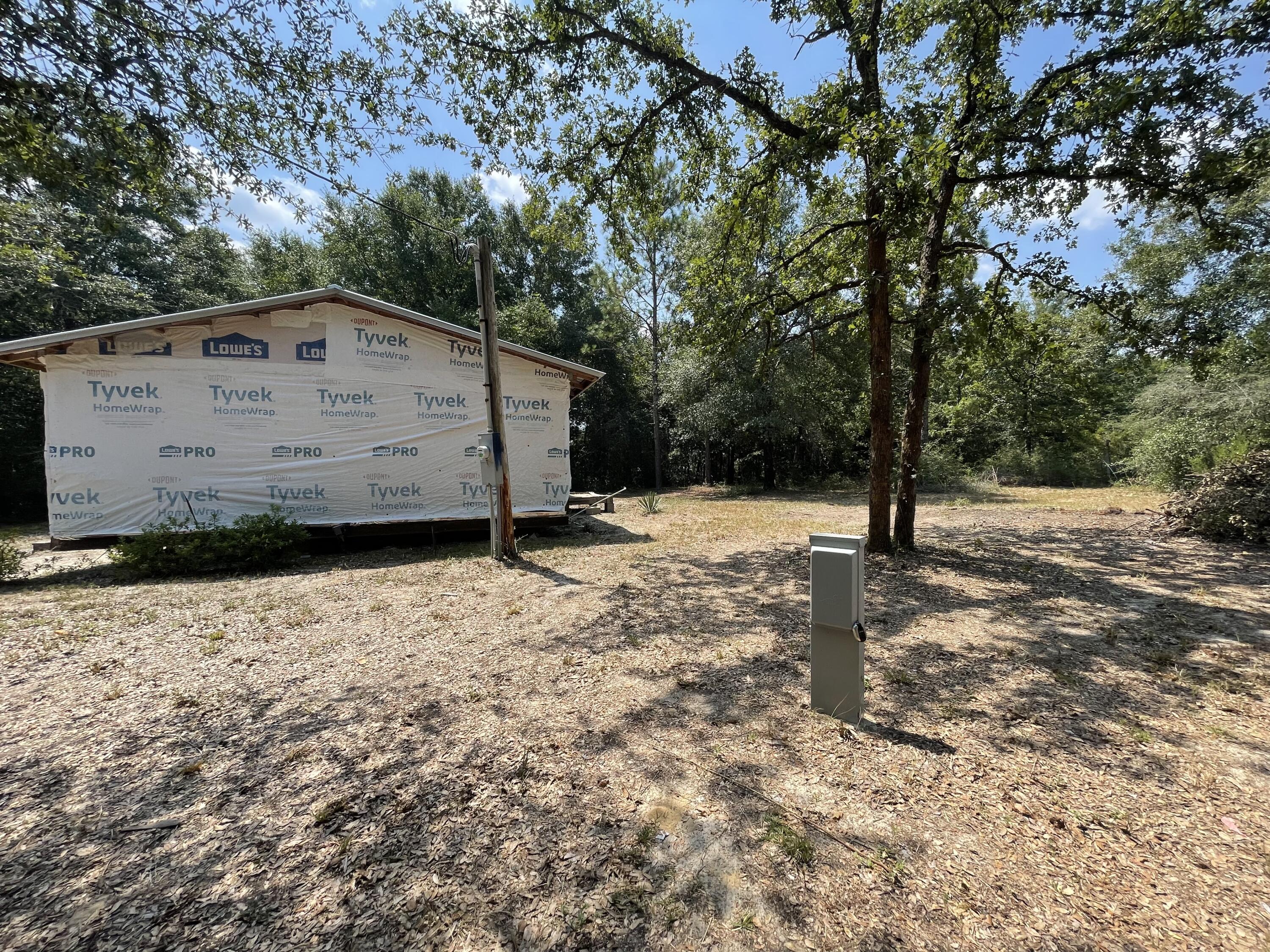 METES & BOUNDS - Land