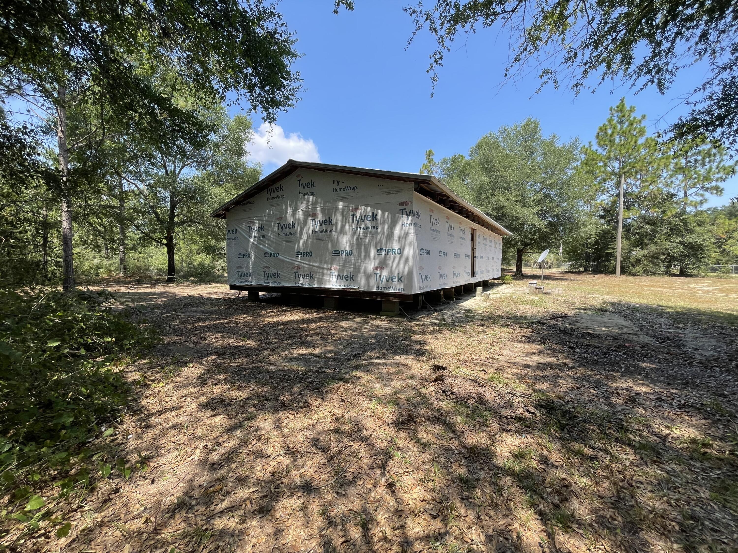 METES & BOUNDS - Land