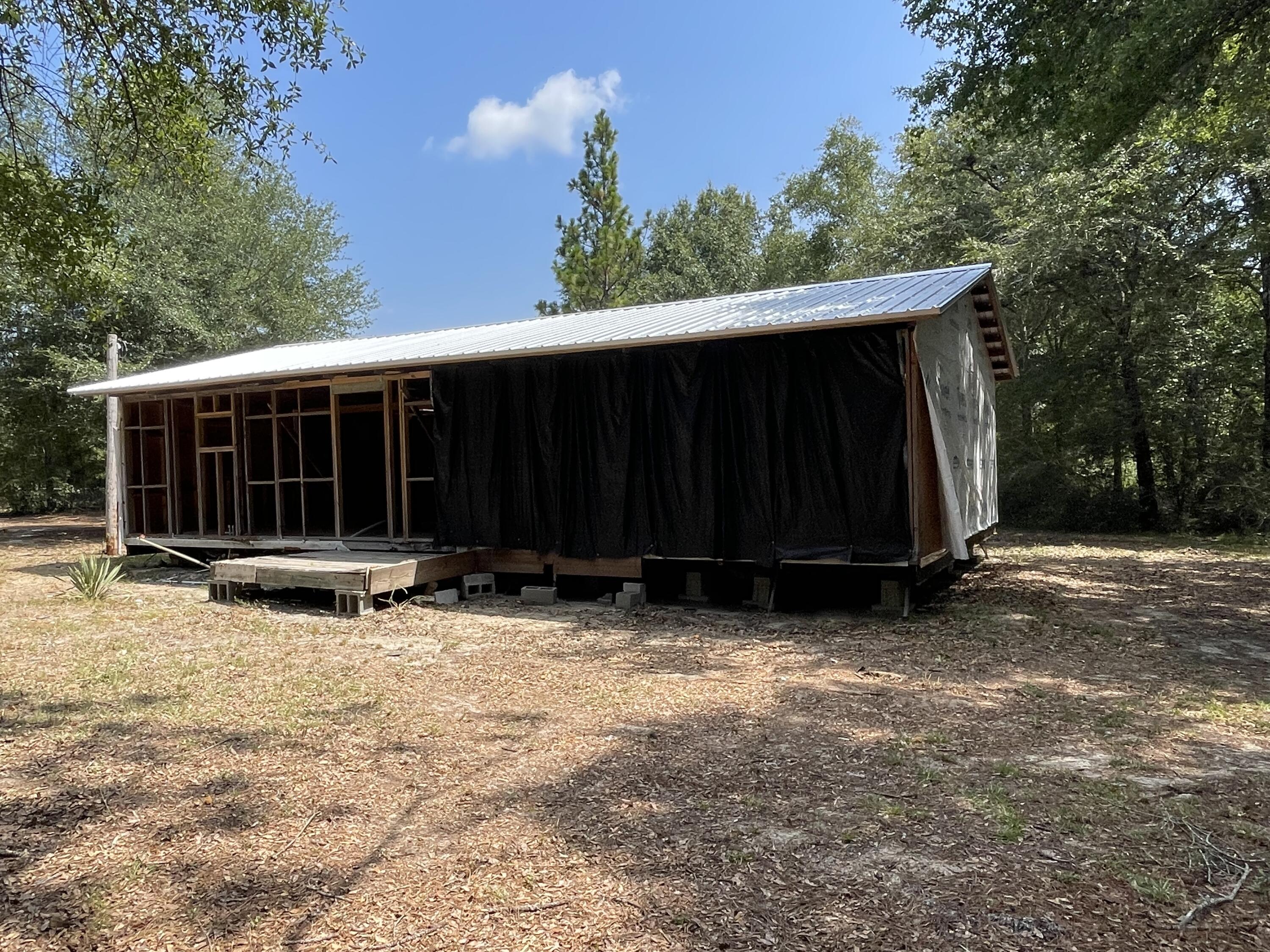 METES & BOUNDS - Land