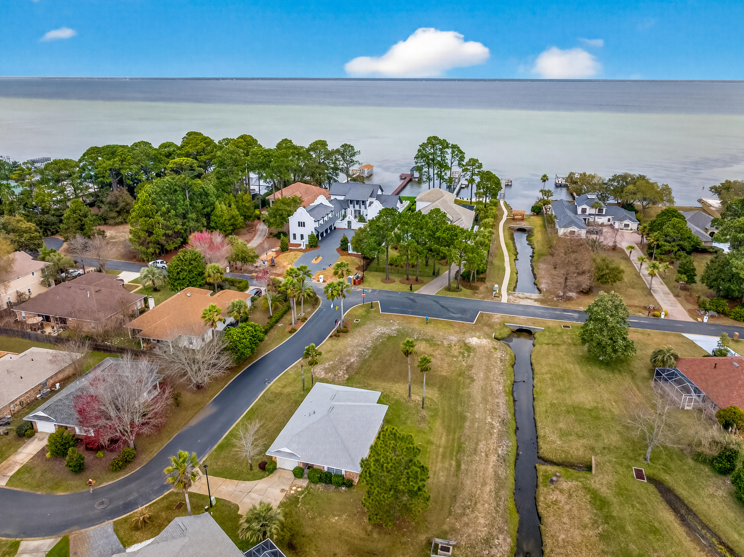 BAYSIDE - Residential