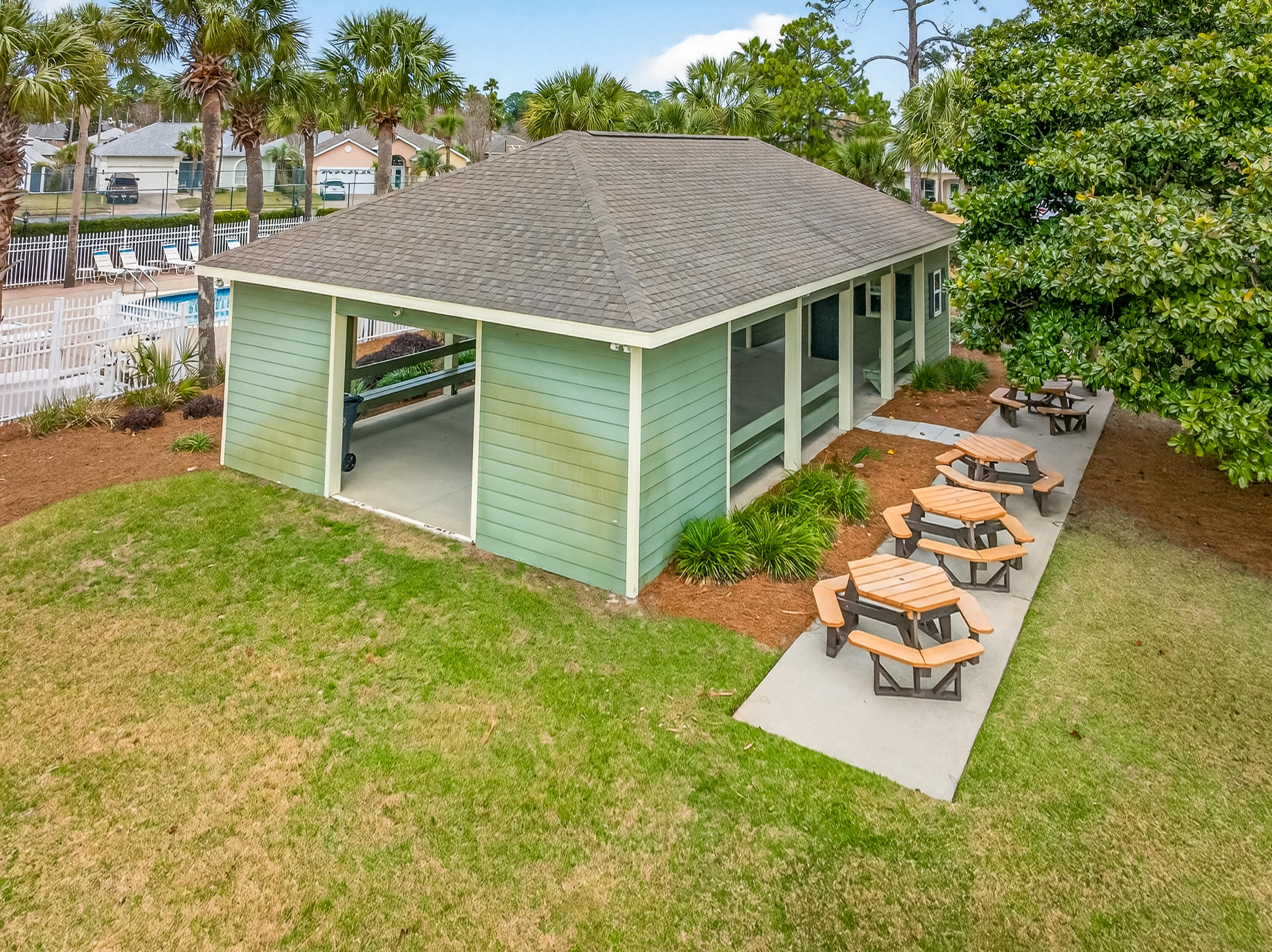 BAYSIDE - Residential