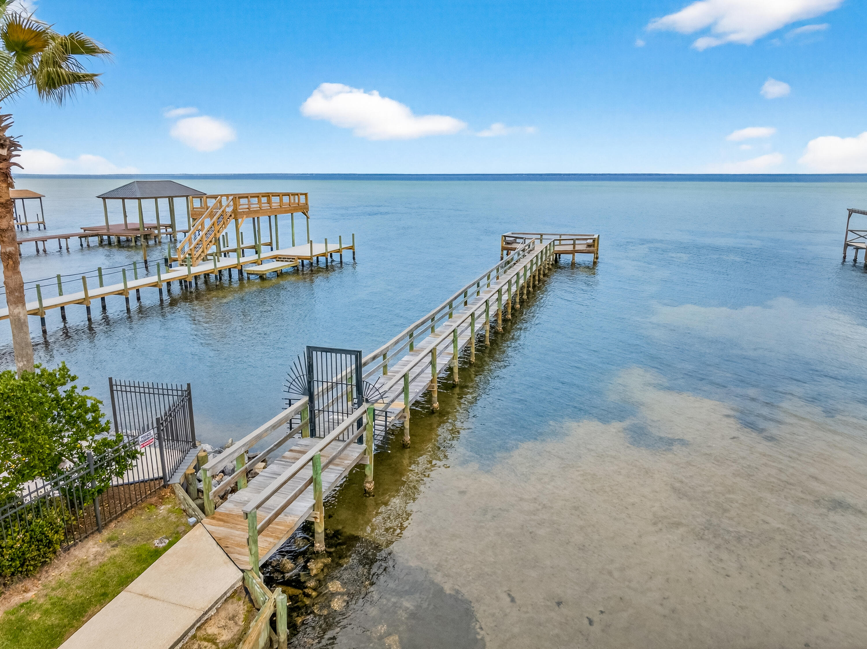 BAYSIDE - Residential