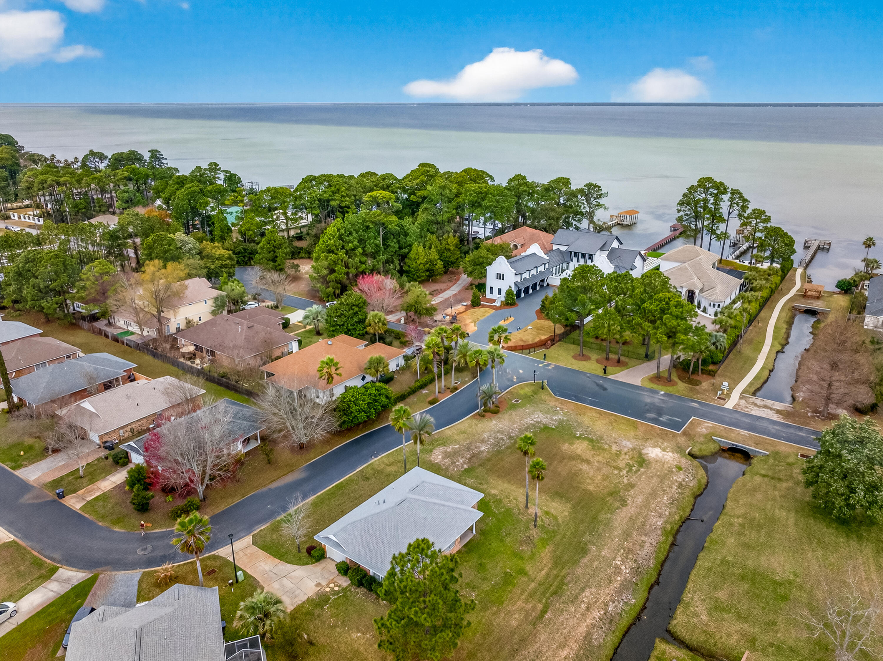 BAYSIDE - Residential