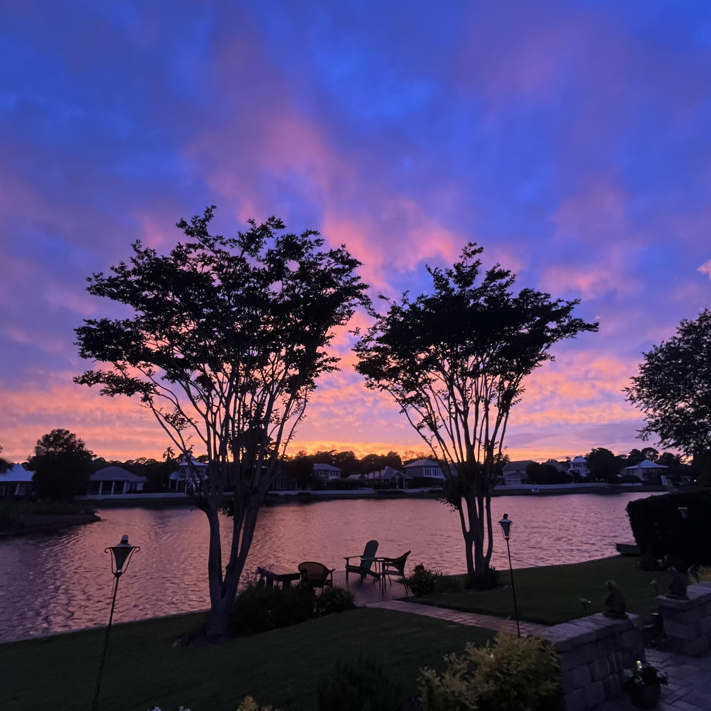 CRYSTAL LAKE - Residential