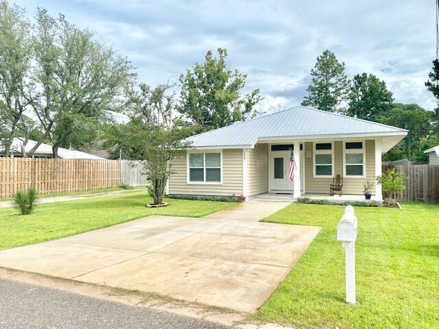 *Available August 10st!*This beautiful 3 bedroom 2 bath home with 2 car garage has over 1,600 sqft of living space with 10' ceilings. Finishing touches include granite countertops with butcher block, LVP flooring throughout and tile in all baths.Pets considered with owner approval.Tenant to verify all data.Please contact Sound Choice Real Estate to schedule a showing- 850-389-8533.
