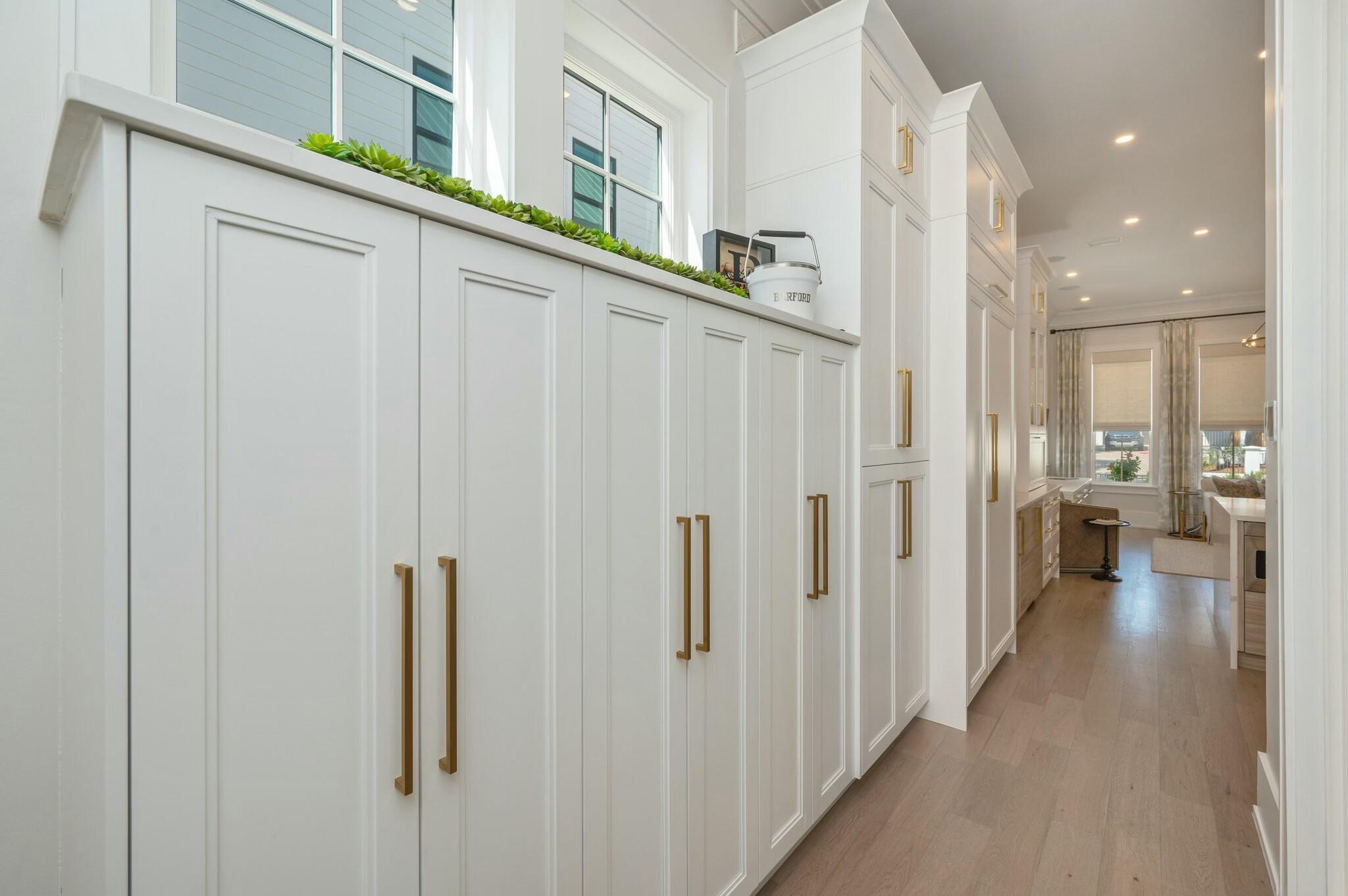 VILLAGE OF WHITE CLIFFS THE - Residential