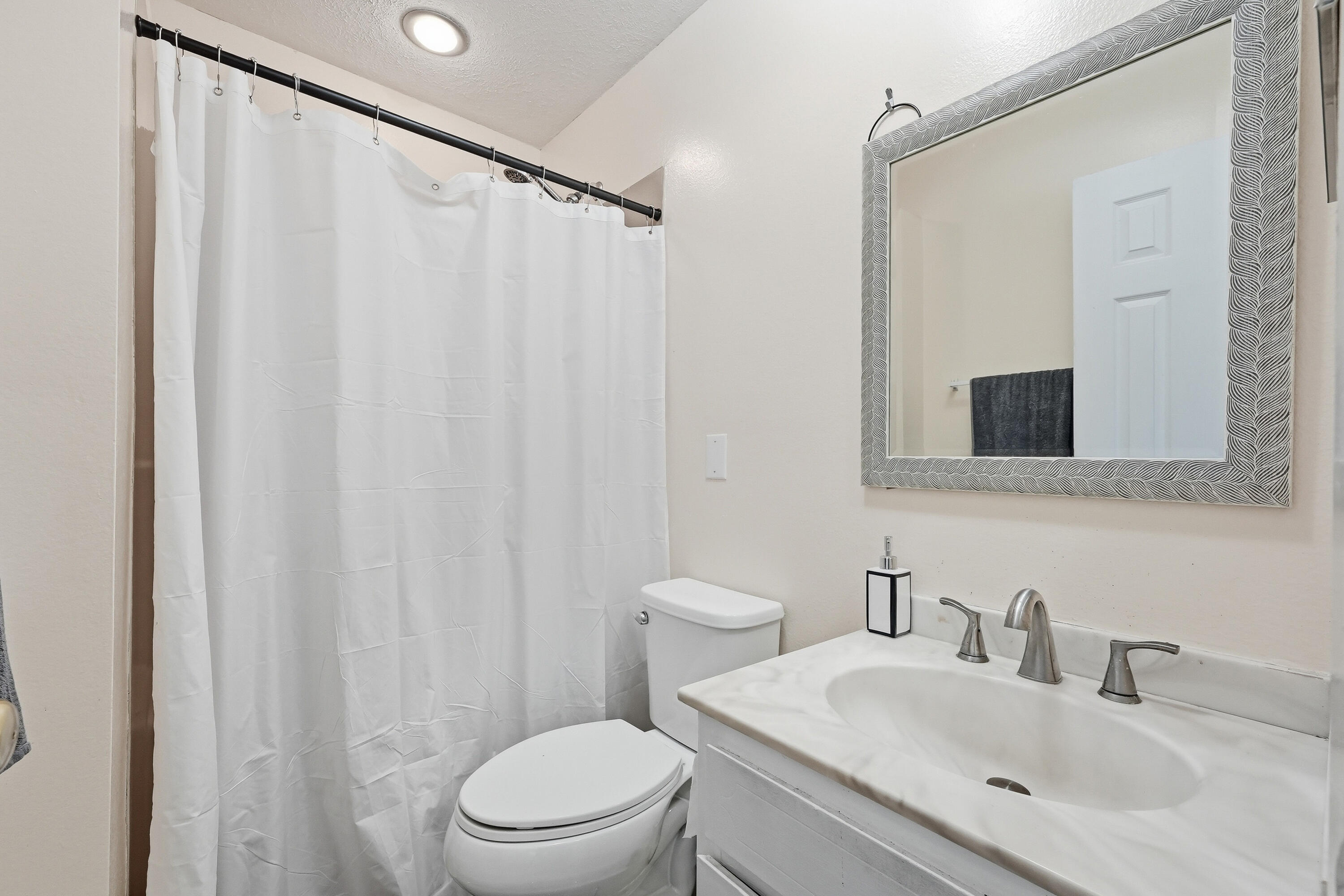 PORT DIXIE BEG NE COR BLK 56 S 164.67 FT - Residential