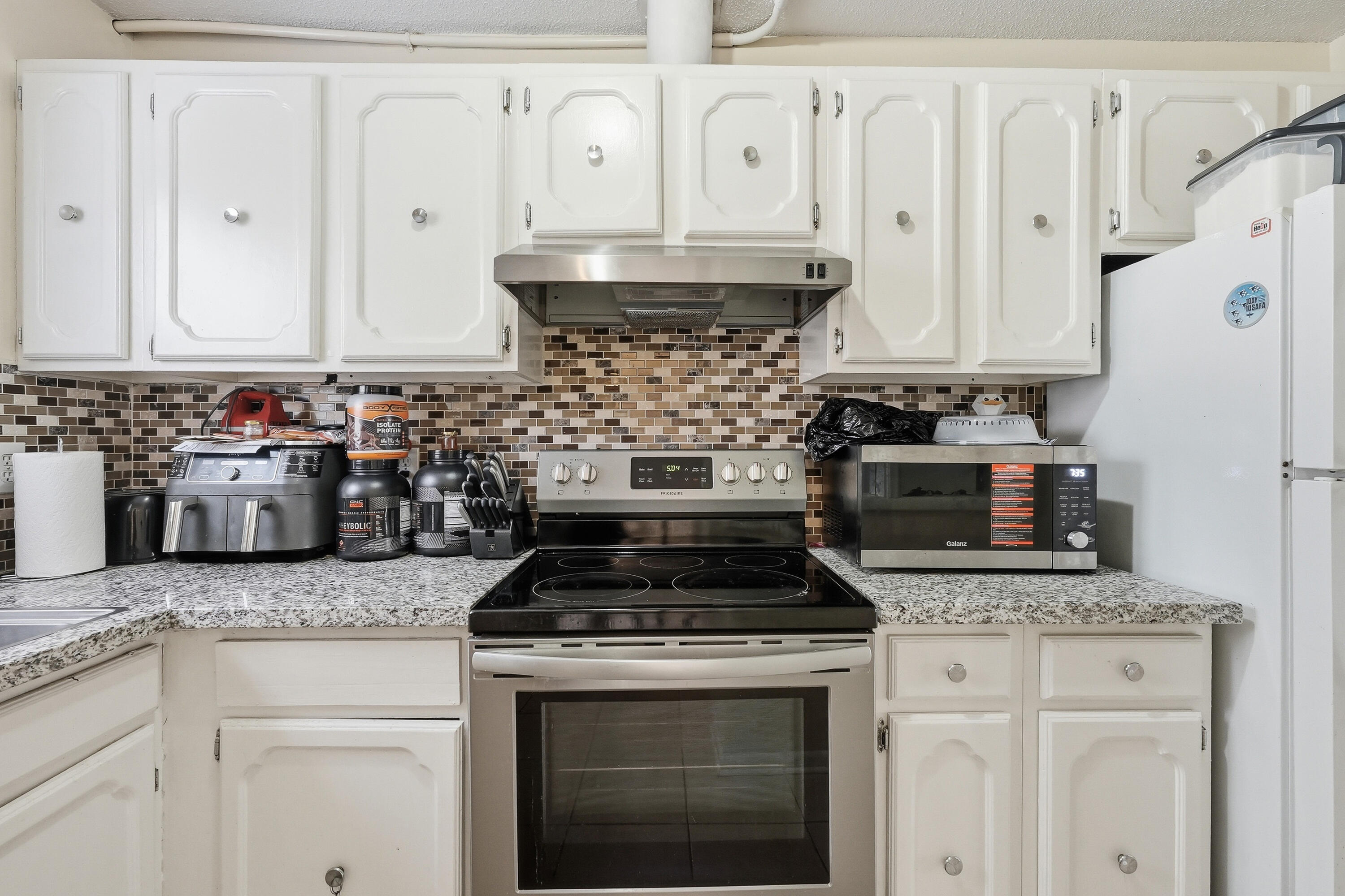 PORT DIXIE BEG NE COR BLK 56 S 164.67 FT - Residential