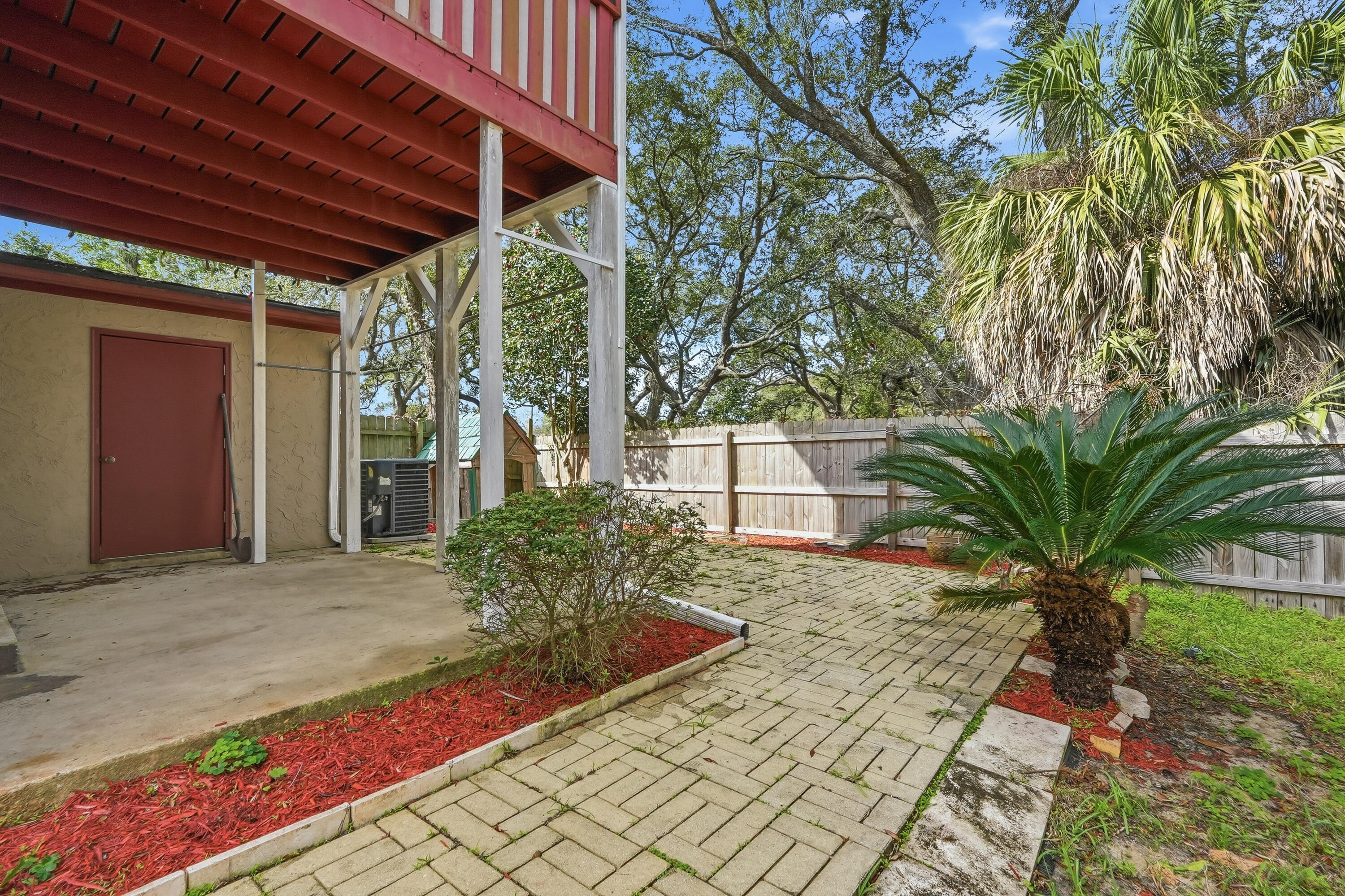 PORT DIXIE BEG NE COR BLK 56 S 164.67 FT - Residential