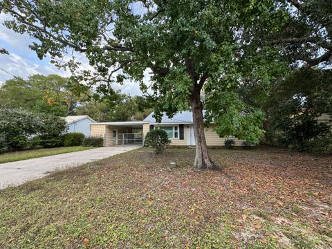 A home in Fort Walton Beach