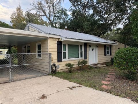 A home in Fort Walton Beach