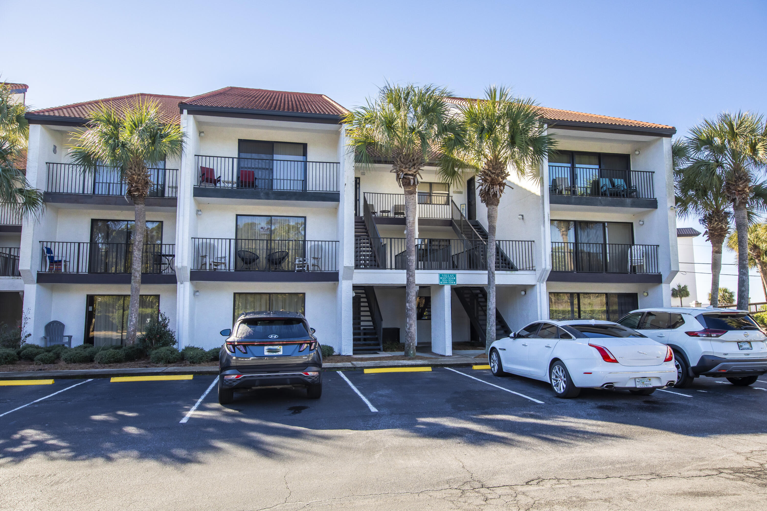 EDGEWATER GOLF VILLAS 2A CONDO - Residential
